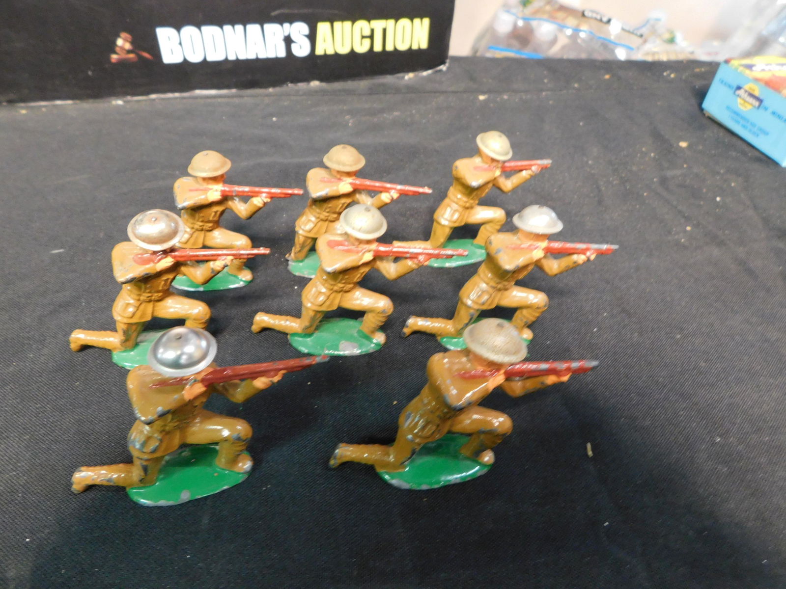 Lot of 8 metal Military Soldiers with Rifles: Lot of metal Military Soldiers with Rifles. 8 Pieces. World War 1 in near mint condition You are bidding at a live sale, please read the terms and conditions. We are offering contact-less pick ups at