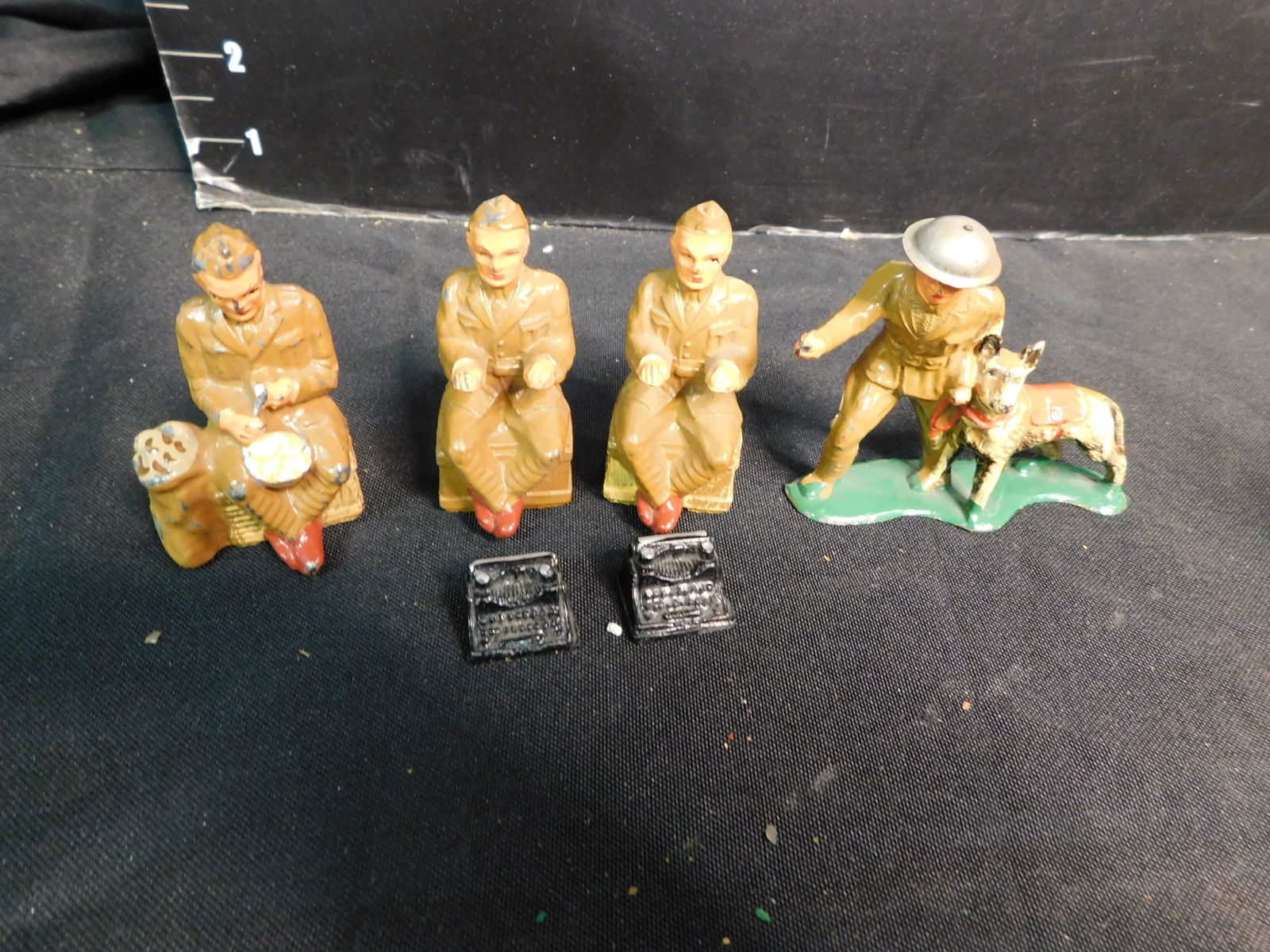 Lot of metal Soldiers: Lot of metal Soldiers. Including some with Typewriters. World War 1 in near mint condition You are bidding at a live sale, please read the terms and conditions. We are offering contact-less pick ups a
