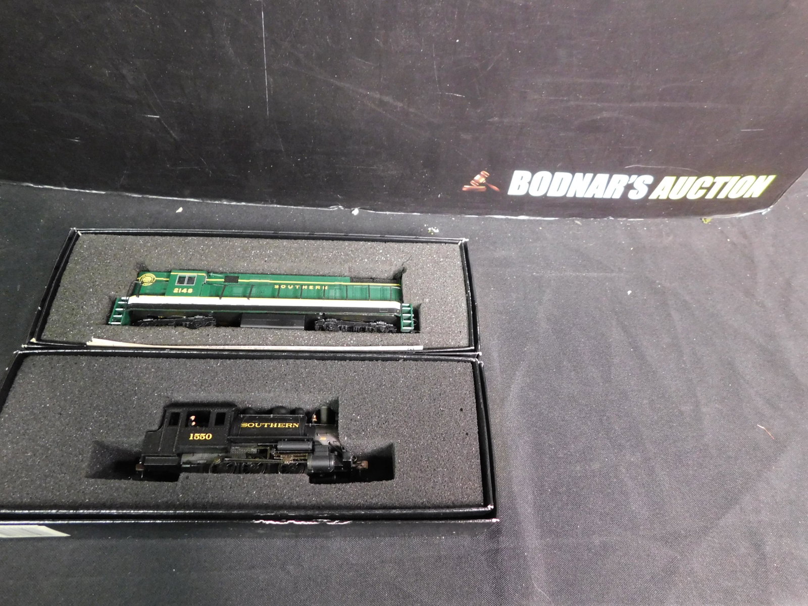 Bachmann Spectrum Series Lot of 2 HO Engines: Bachmann Spectrum Series Lot of 2 O6O Saddle Tank Steam Engine and H16-44 Baby Train Master Diesel. You are bidding at a live sale, please read the terms and conditions. We are offering contact-less p