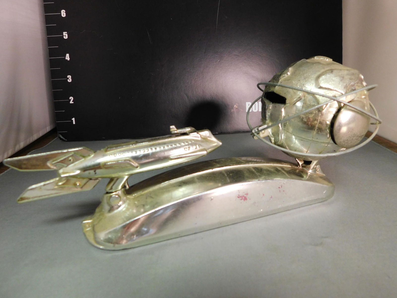 New York World's Fair 1964 Unisphere Bank (1 of 6)