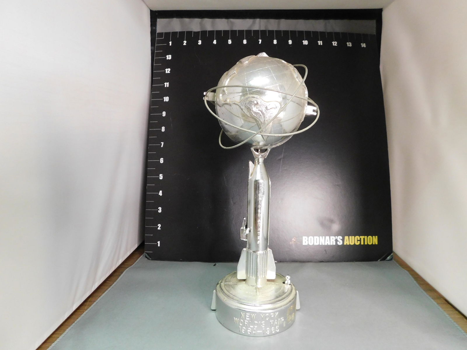 1964 New York World's Fair Mechanical Bank (1 of 6)