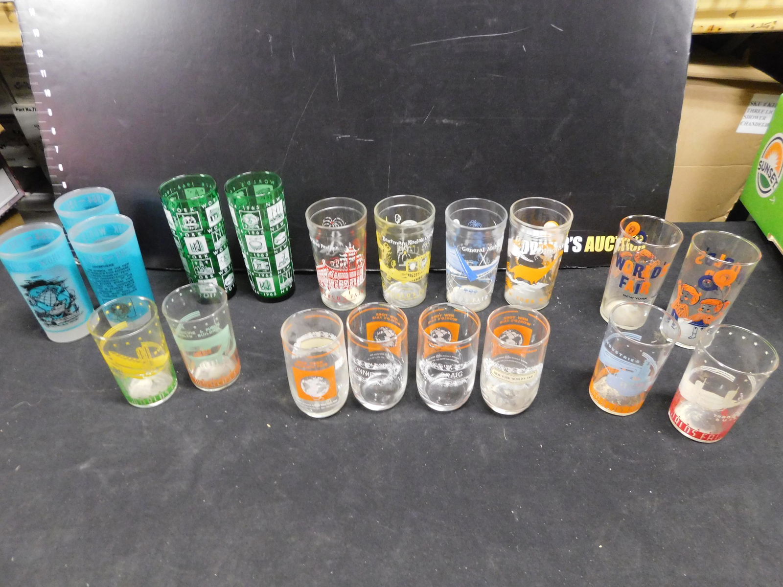 Group Lot of Mixed 1964 World's Fair Glasses (1 of 8)