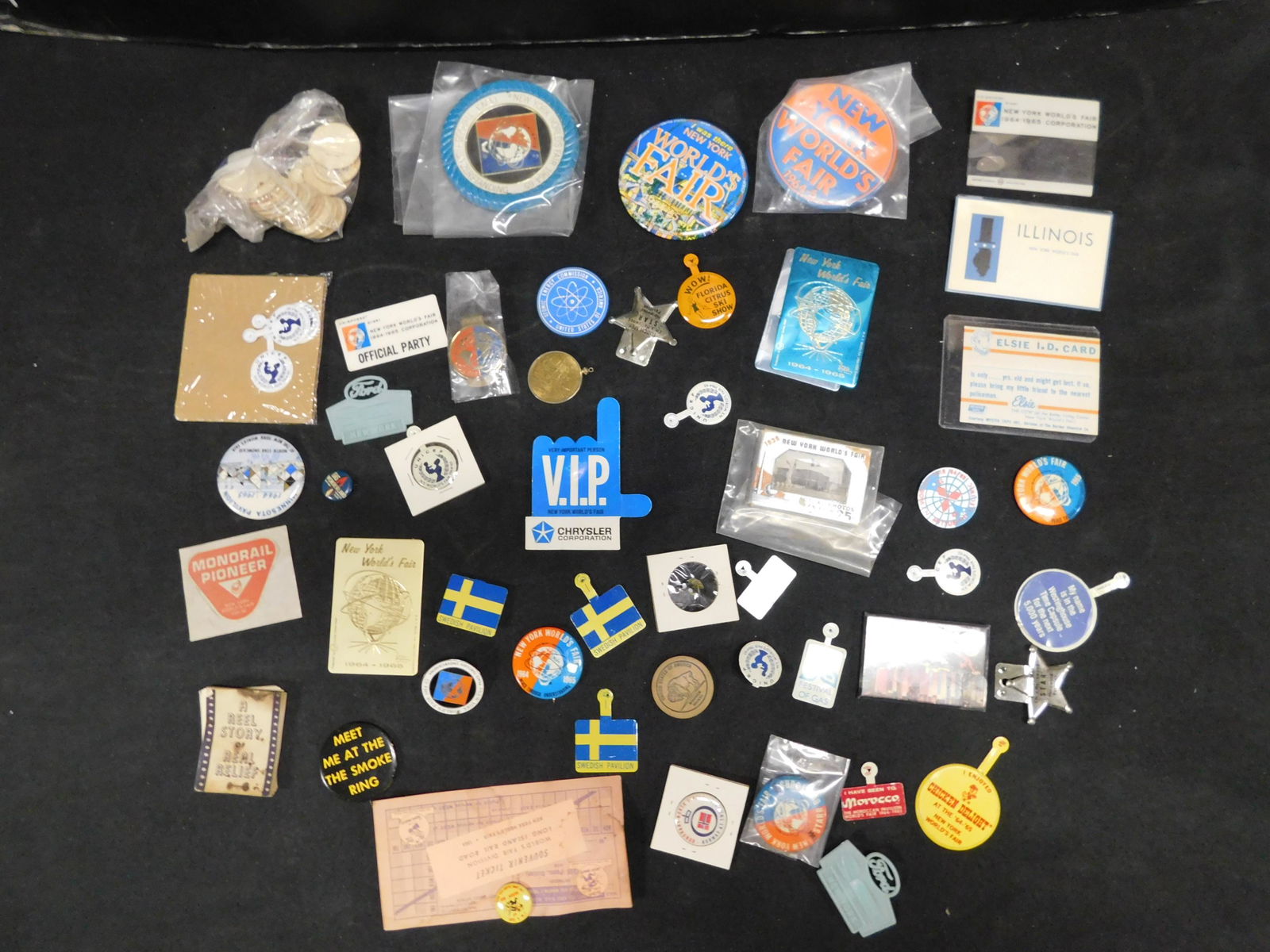 1964 New York World's Fair Lot of Buttons, Pins and (1 of 5)