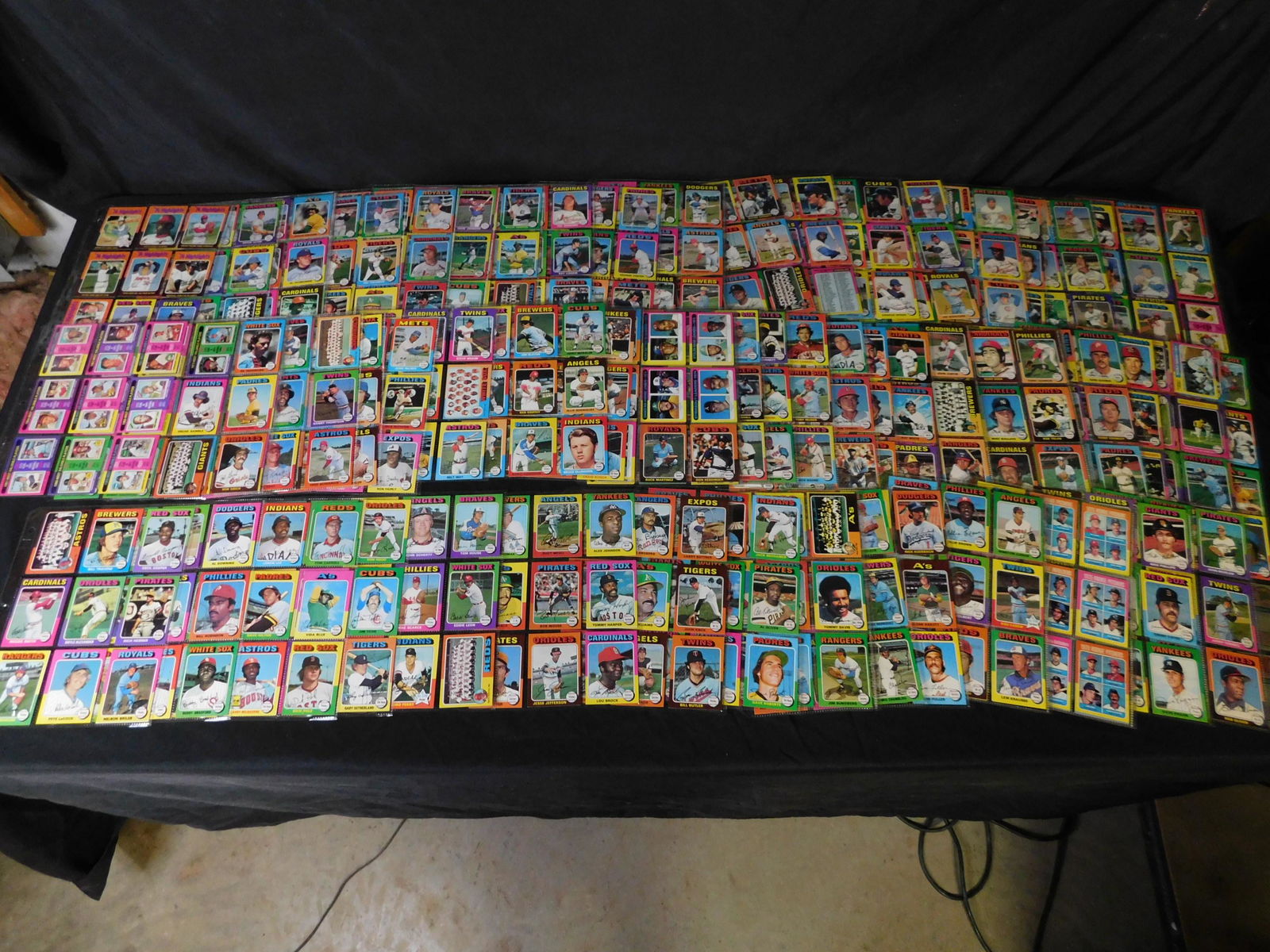 Topps Baseball 1975 Complete Set - 660 Cards (1 of 8)