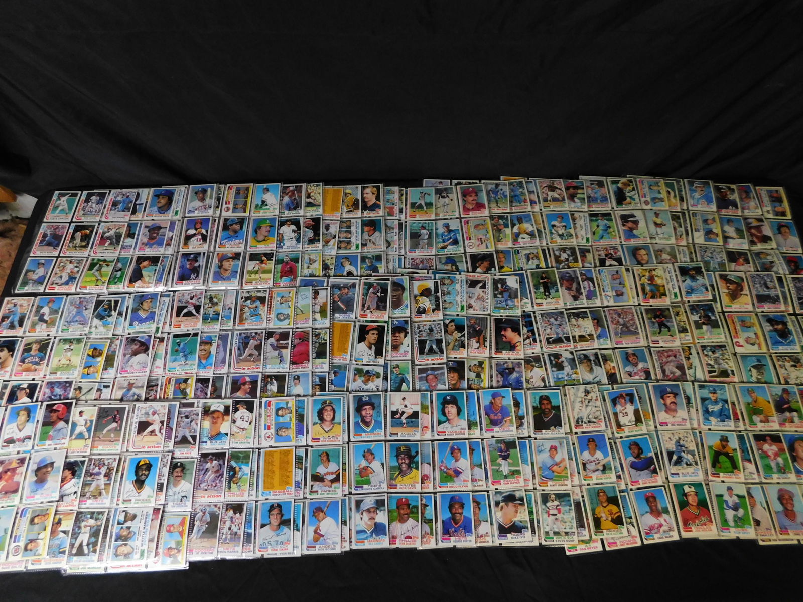 Topps Baseball 1982 Almost Complete Set (1 of 9)