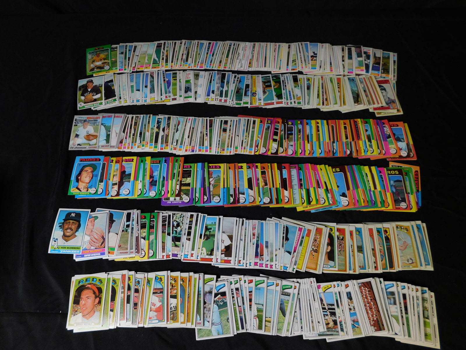 Large Lot of 1970's Baseball Cards (1 of 9)