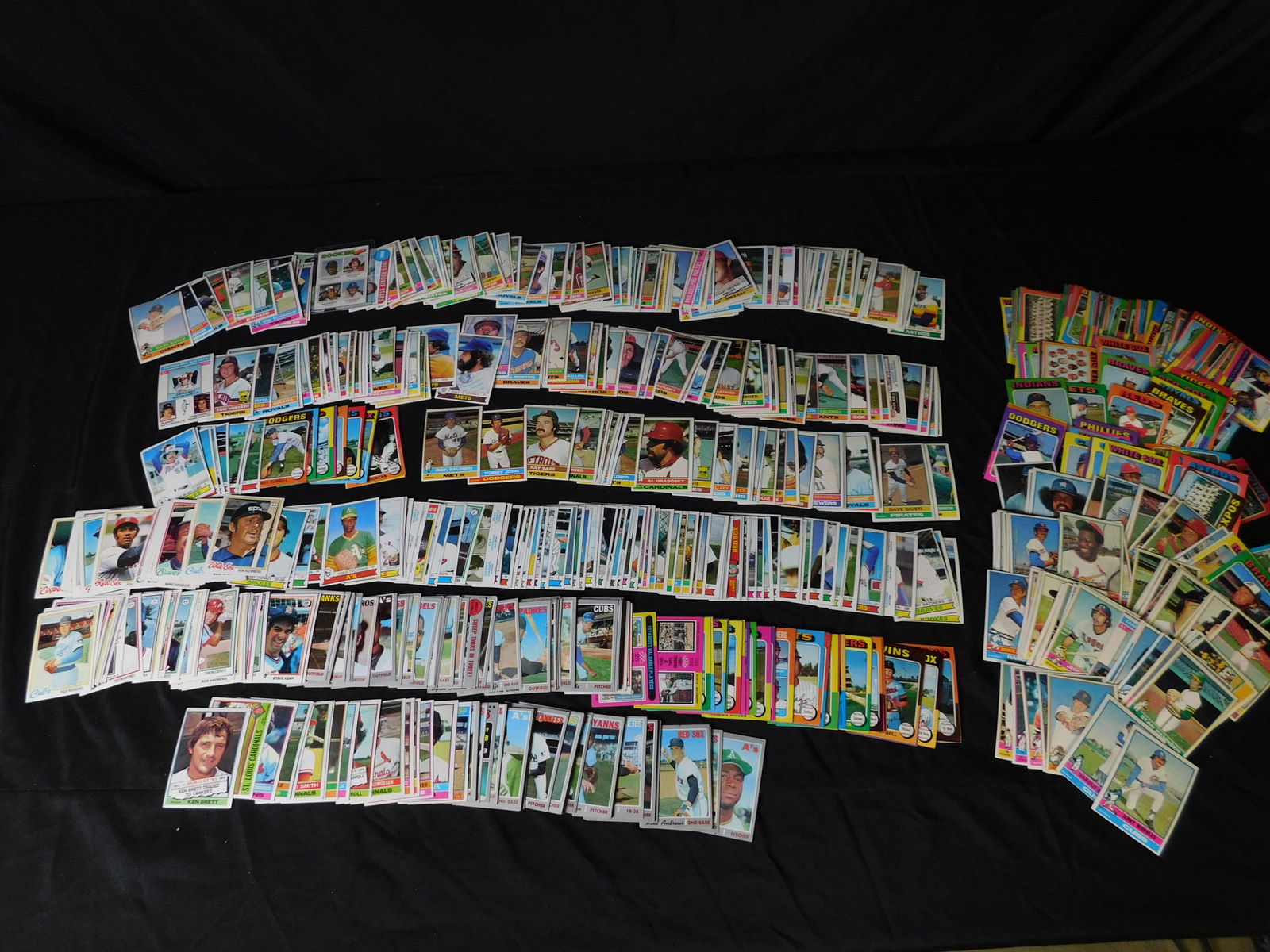 Large Lot of 1970's Baseball Cards (1 of 6)