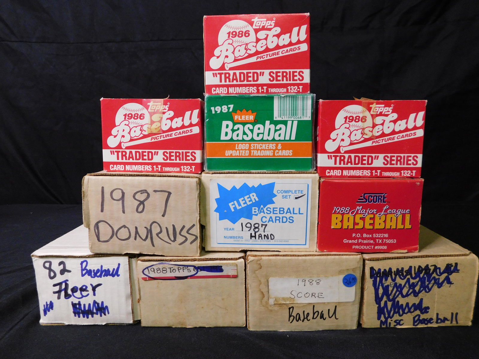 Large Lot of 1980's Baseball Cards (1 of 11)