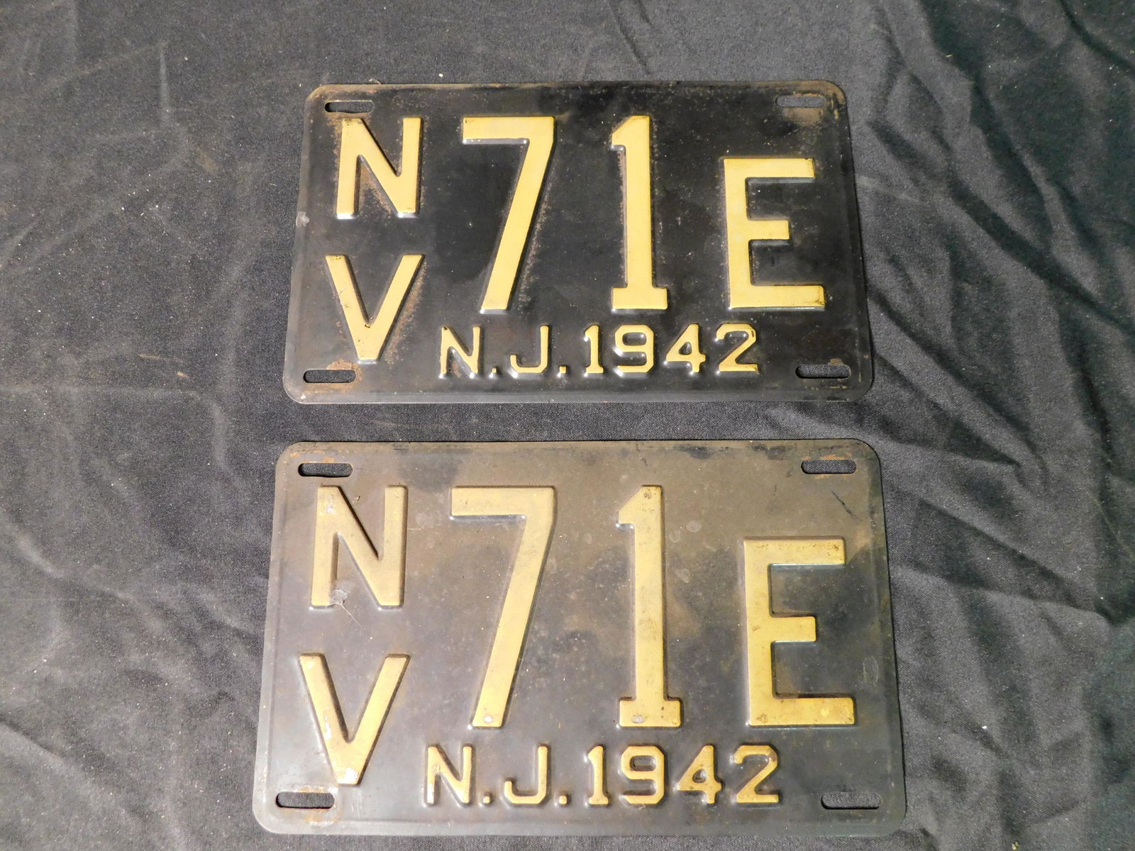Lot of 2 Vintage NJ License Plates (1 of 3)