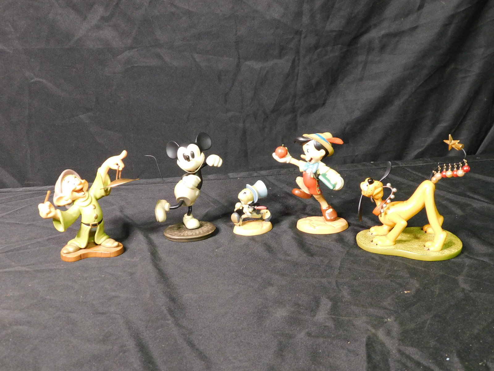 Lot of 5 WDCC Figurines - Pinocchio, Mickey Mouse and (1 of 8)