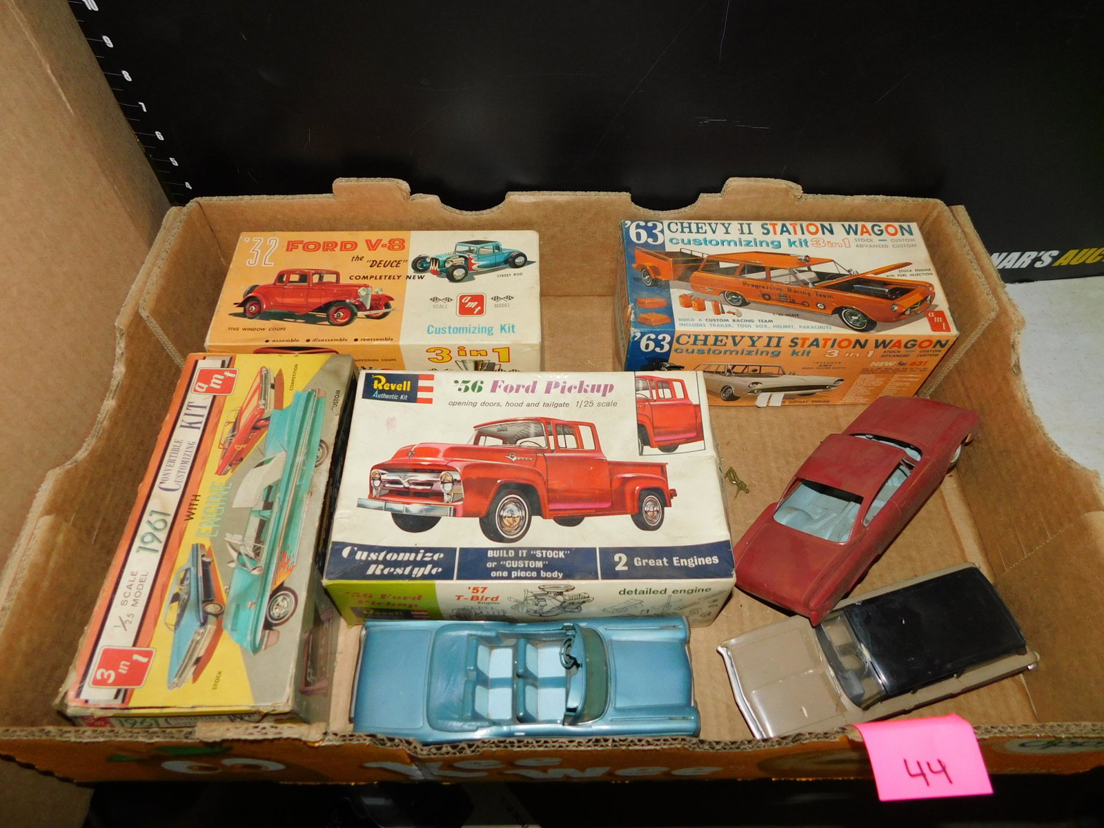 Lot of Model Kits - Not Complete: Lot of Model Kits - Not Complete. This sale will be broadcast live on sale day with an auctioneer and caller calling full descriptions of each lot being sold, as well as video feed of each lot. All it