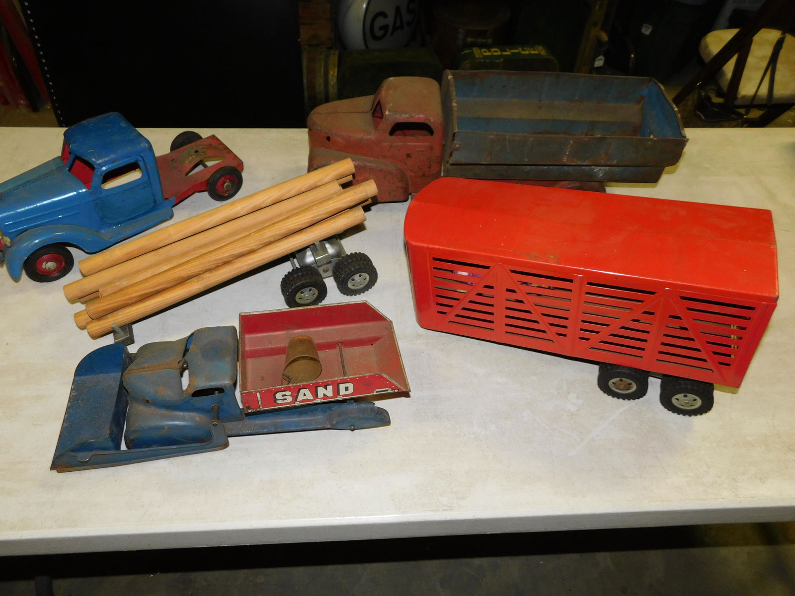 Lot of 5 Vintage Pressed Steel Trucks (1 of 3)