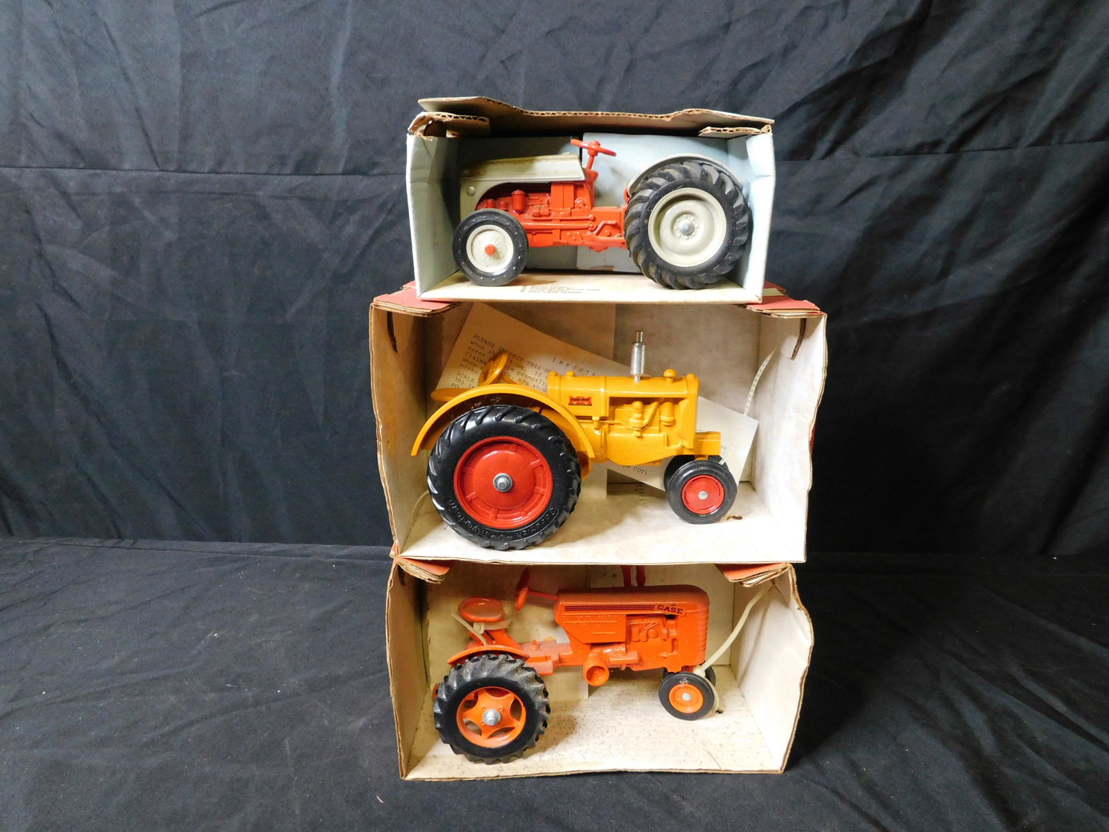 Lot of 3 Die-Cast Tractors (1 of 5)