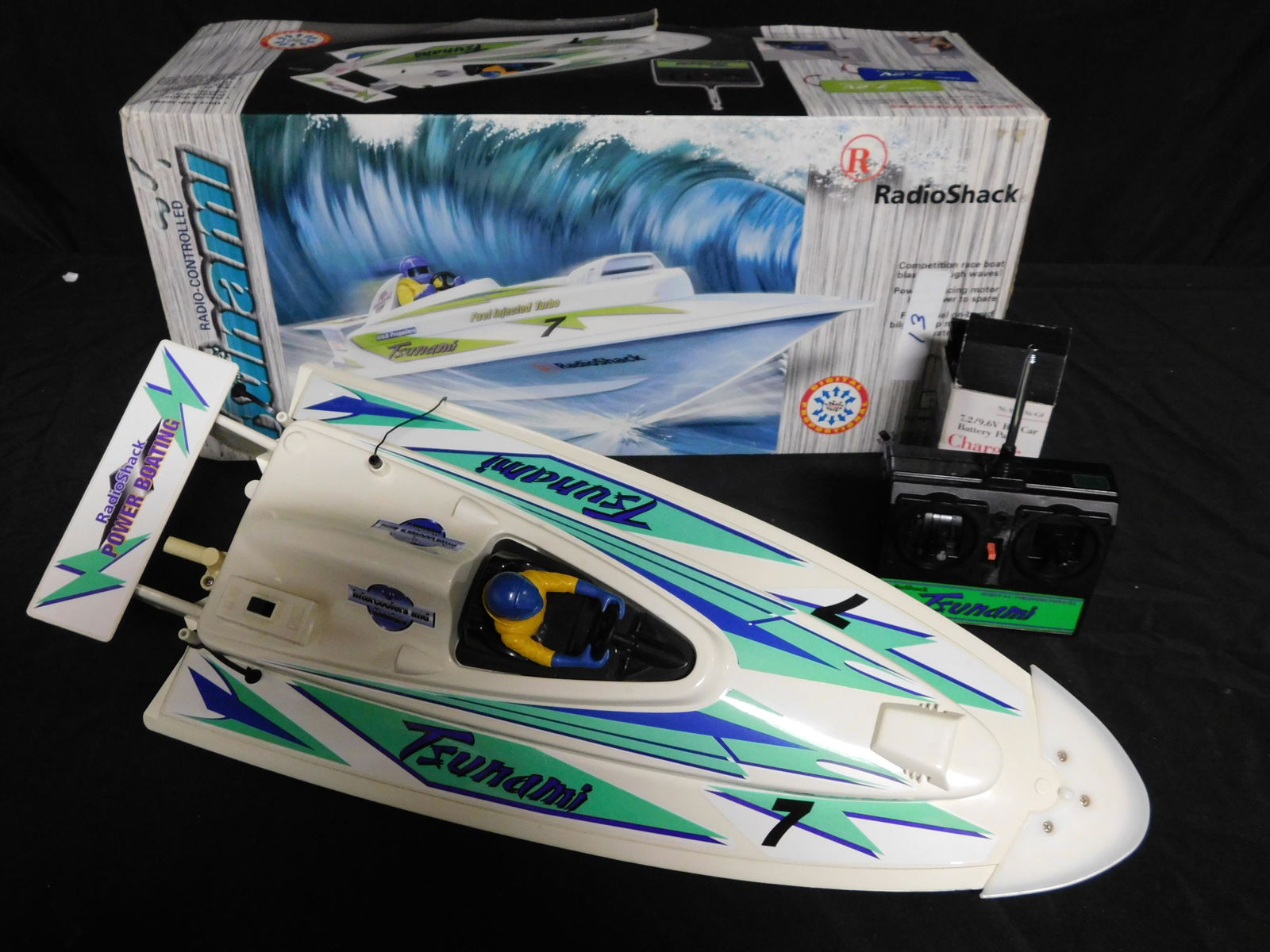 Radio Shack Tsunami RC Boat (1 of 1)