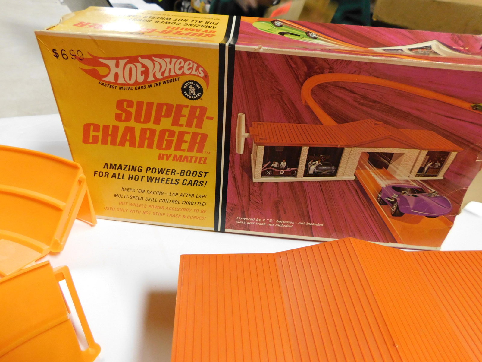 Hot Wheels Super Charger and Dual Lane Speedometer (1 of 2)