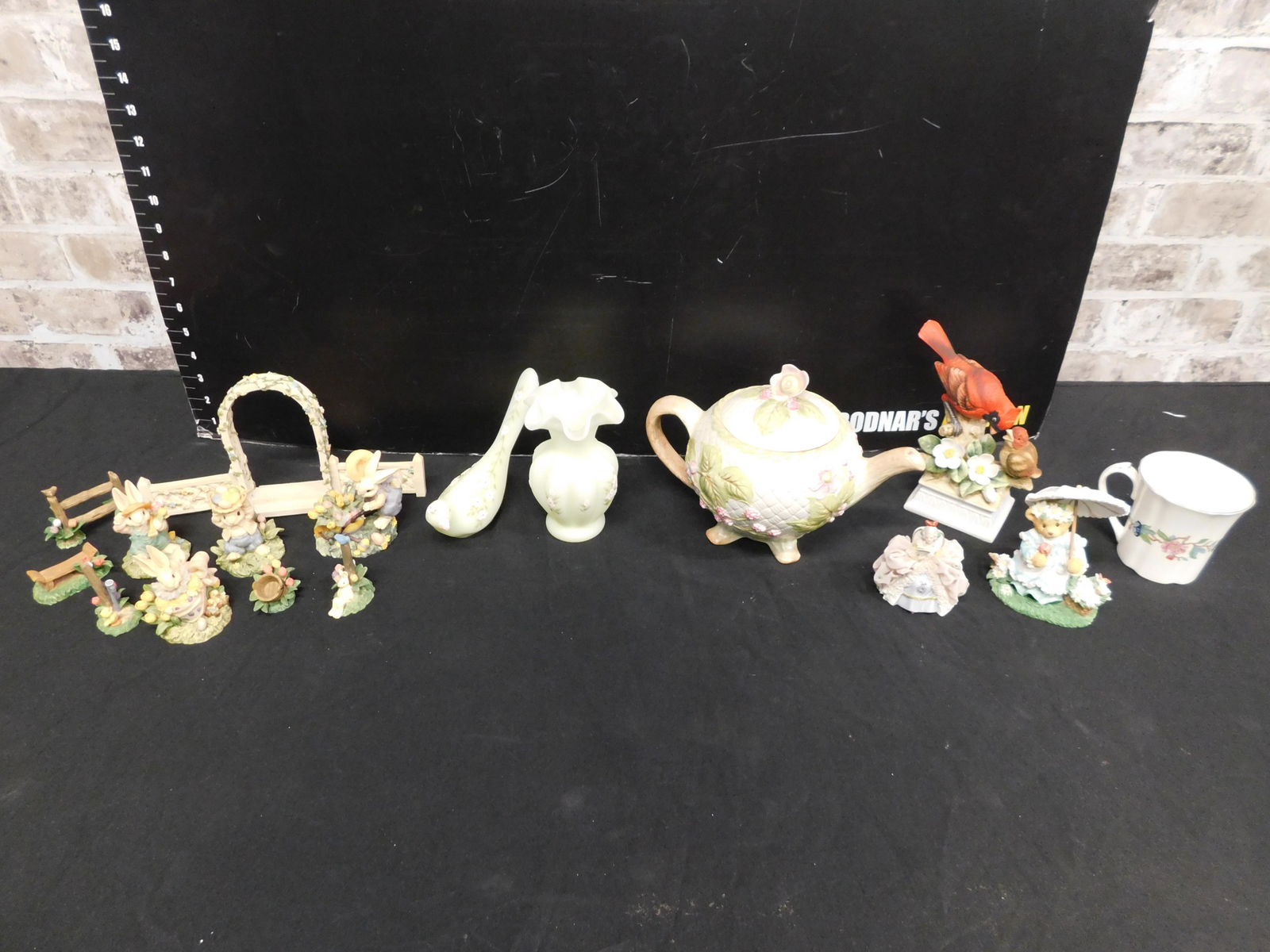 Box Lot with Fenton and Franklin Mint (1 of 6)