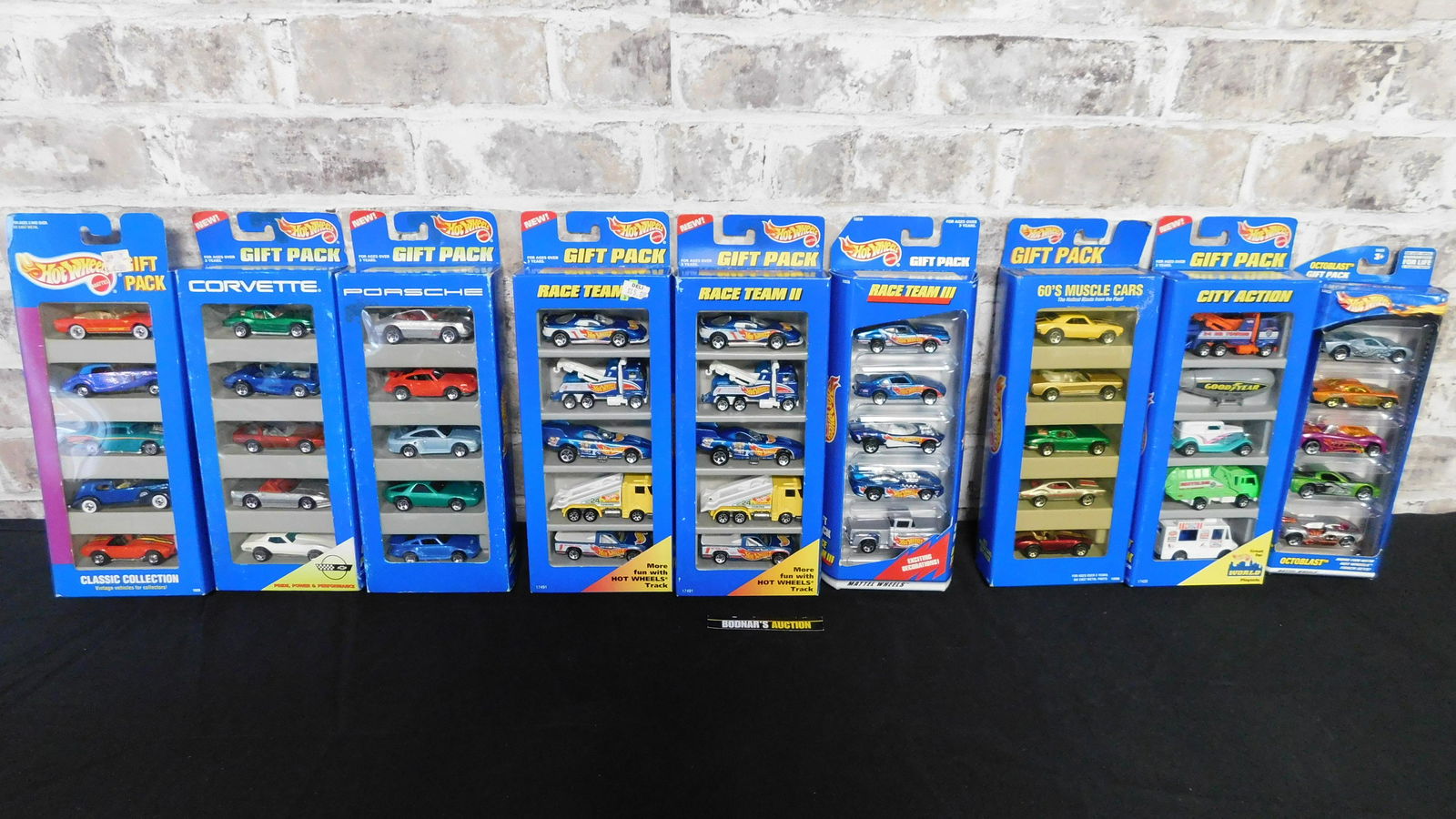 Group Lot of 9 Hot Wheels Gift Pack Sets (1 of 4)