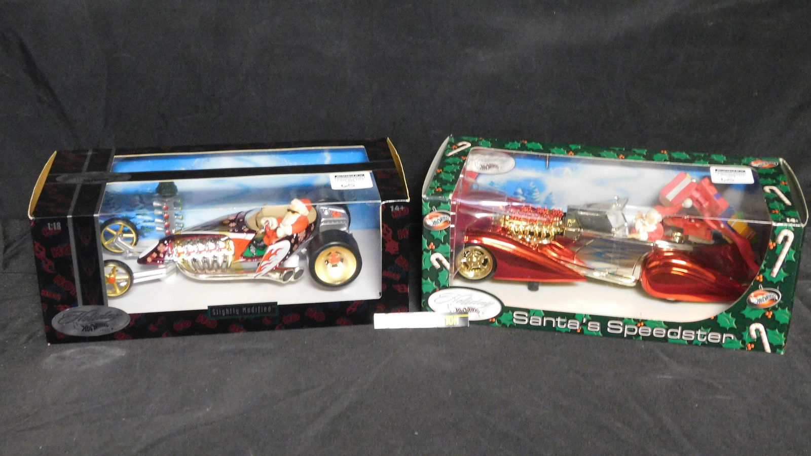 Lot of 2 Hot Wheels 1:18 Scale Holiday Vehicles (1 of 3)
