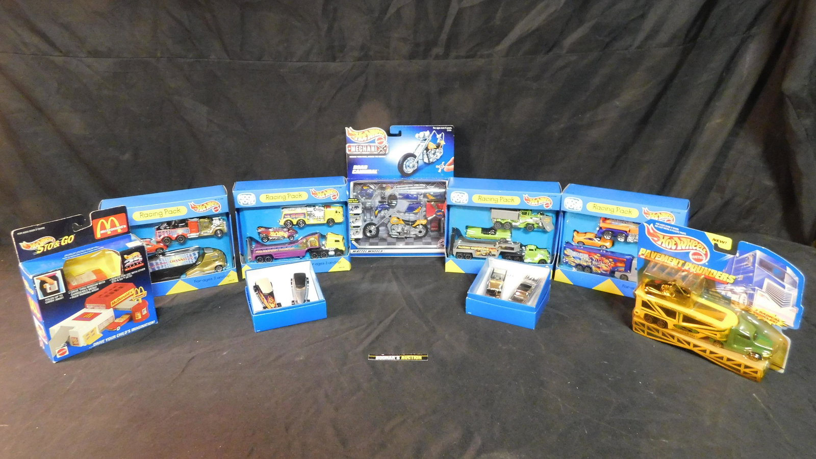 Lot of Mixed Hot Wheels Toys (1 of 3)