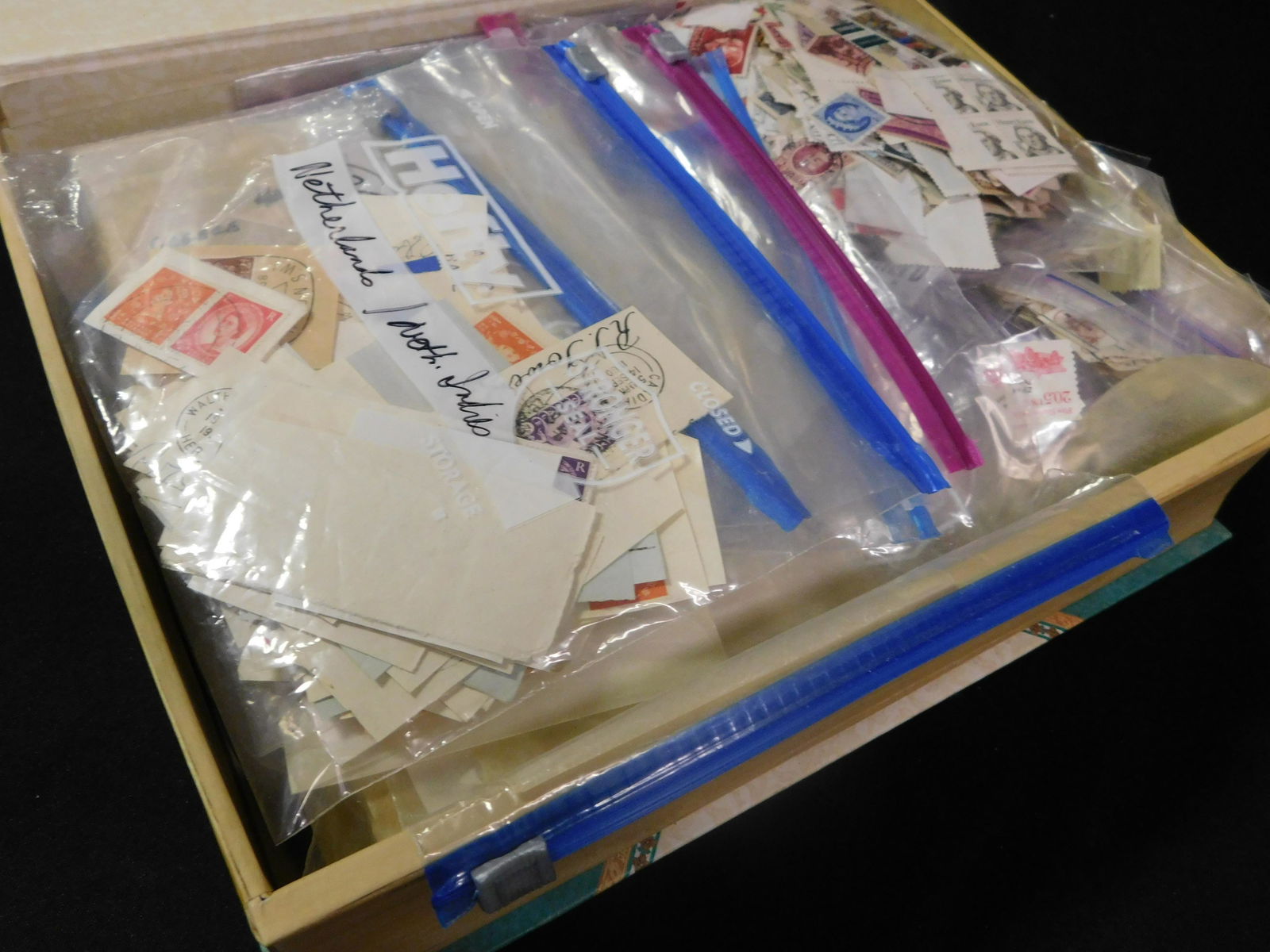 Large lot of Loose Stamps: Large lot of loose stamps. Some sorted and some unsorted. Over 1000+. This sale will be broadcast live on sale day with an auctioneer and caller calling full descriptions of each lot being sold, as we