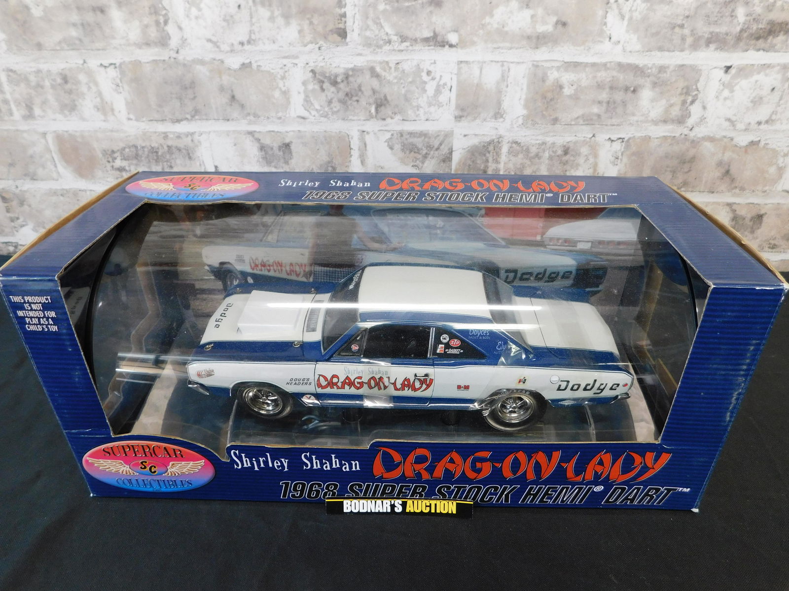 Supercar Collectibles Drag-On-Lady Hemi Dart (1 of 4)