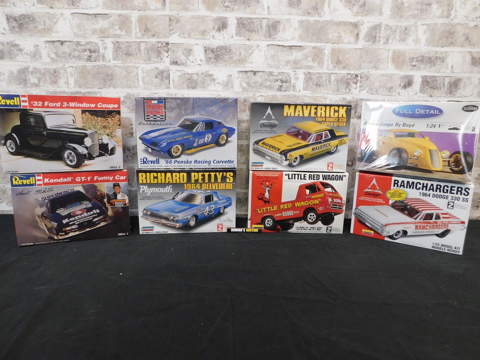 Lot of 8 Sealed Auto Related Model Kits (1 of 6)