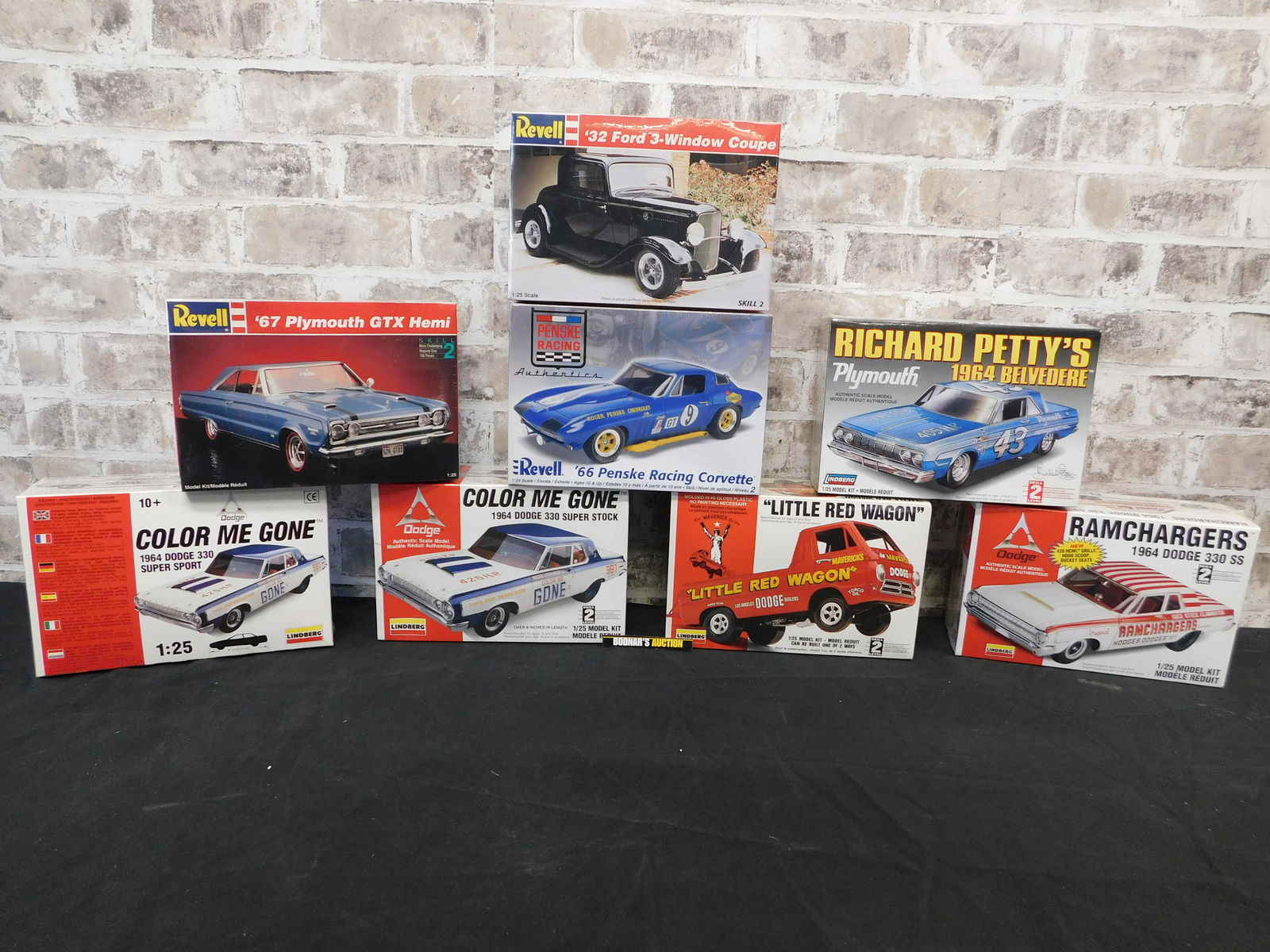 Lot of 8 Sealed Auto Related Model Kits (1 of 6)