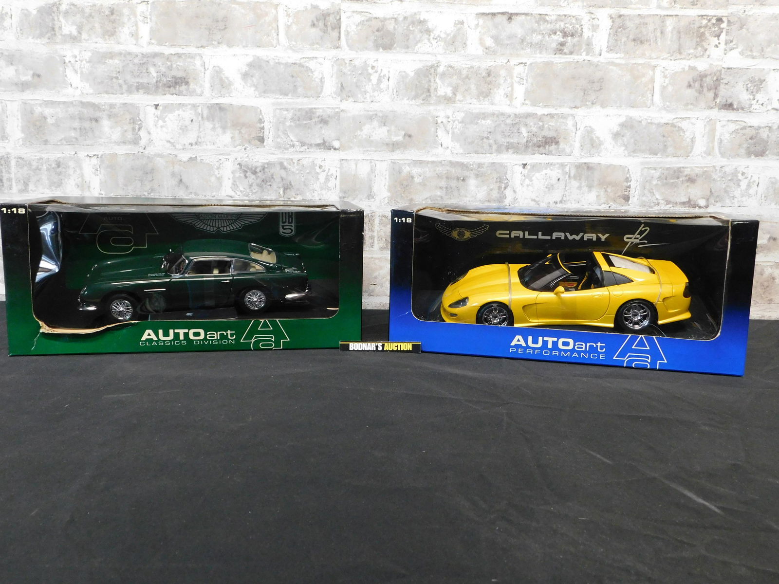 AutoArt 1:18 Scale Die-Cast Lot of 2 (1 of 7)