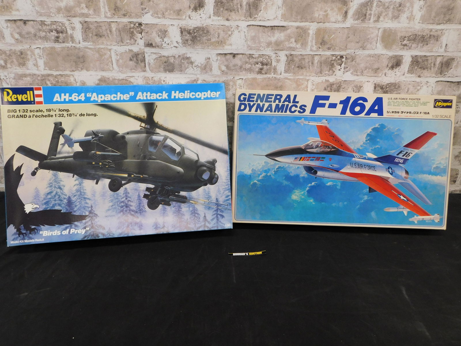 Lot of Airplane Model Kits (1 of 5)