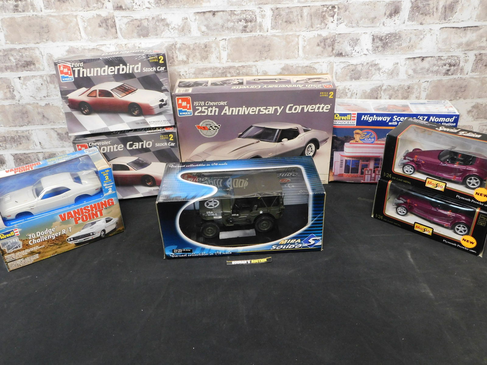Lot of Die-Cast adn Model Kits (1 of 8)