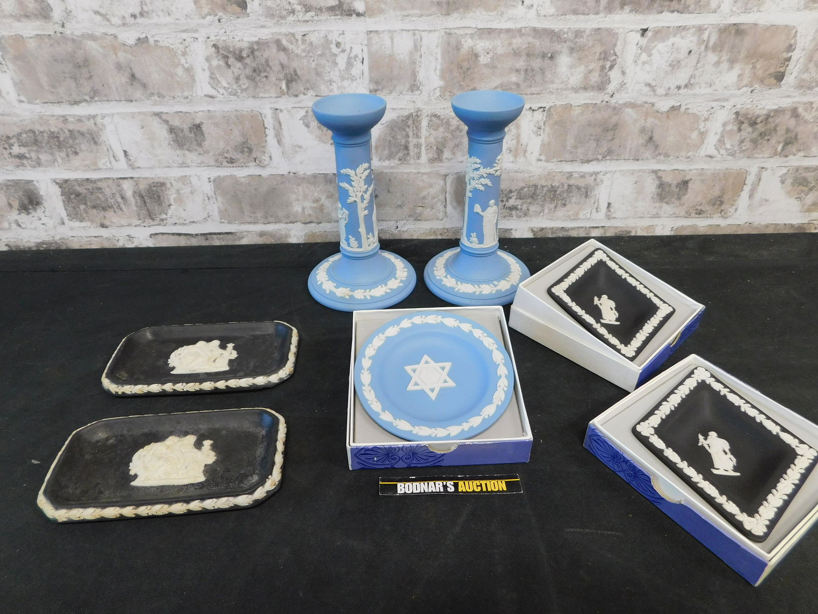 Lot of 7 Pieces of Wedgewood (1 of 10)