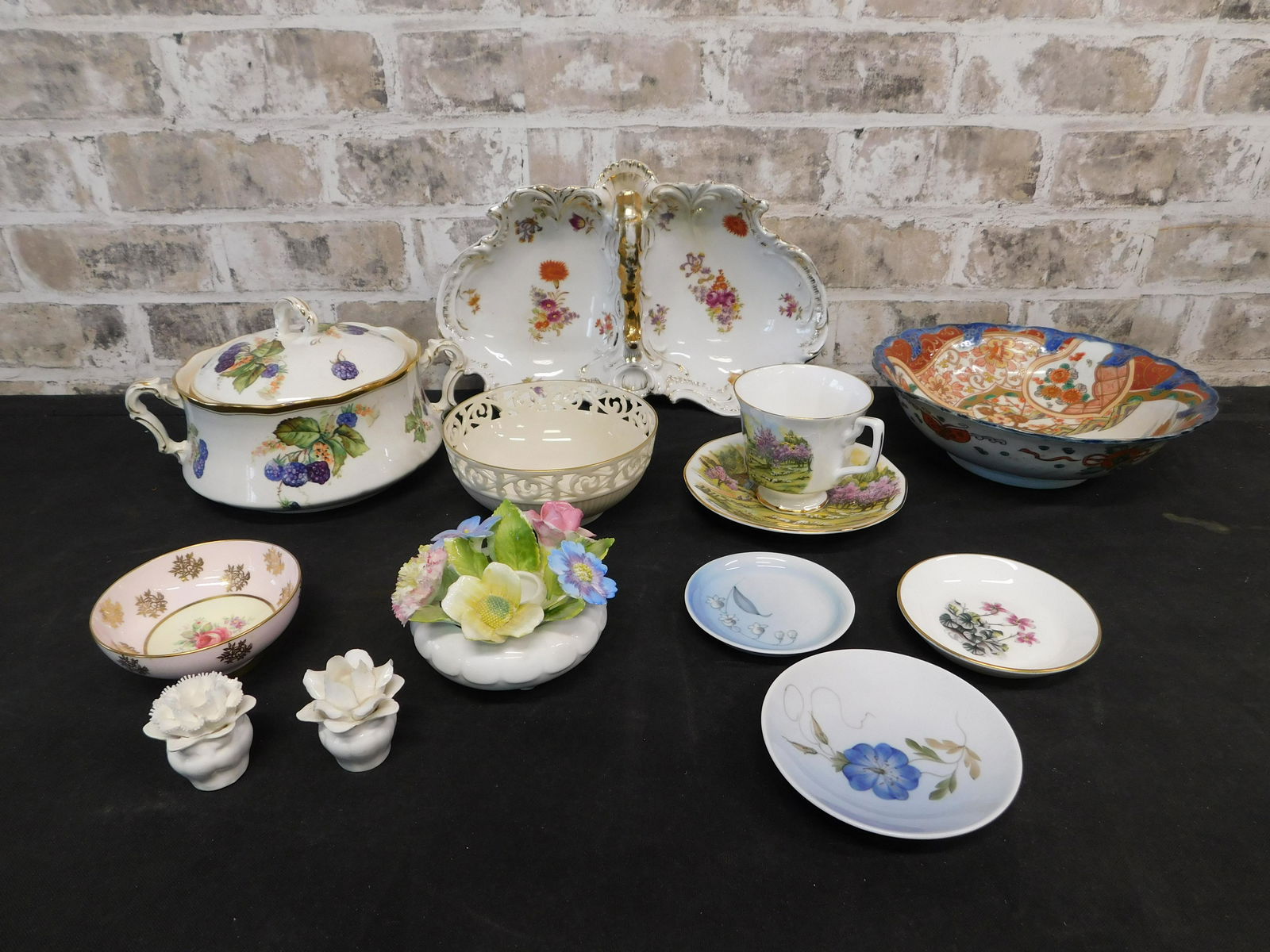 Group Lot of China (1 of 9)