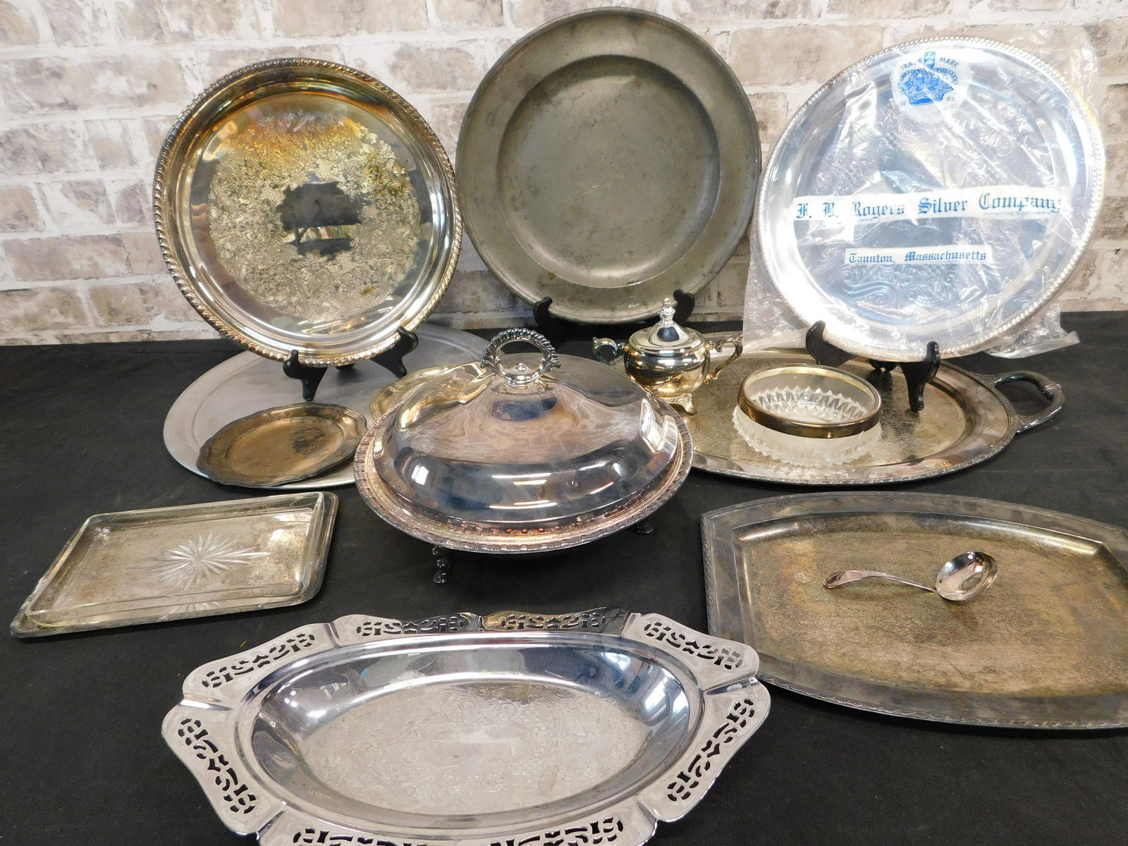 Box lot of Silverplate and Pewter (1 of 7)