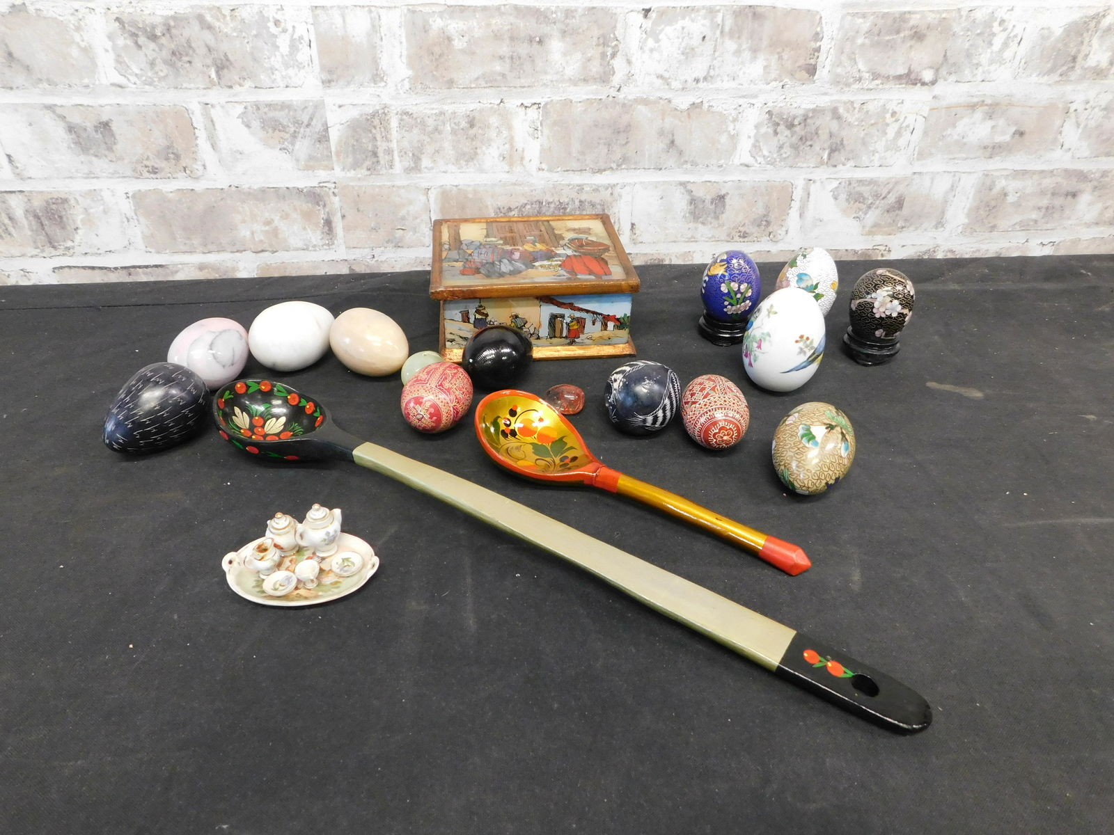 Box Lot with Decorative Eggs (1 of 11)