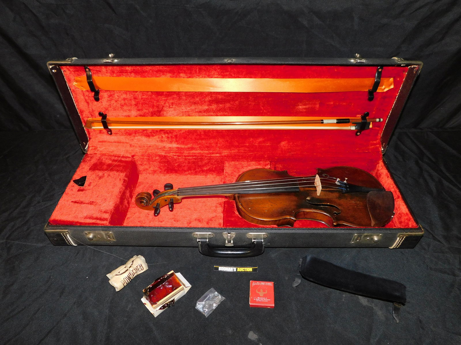 Vintage Violin in Newer Case (1 of 7)
