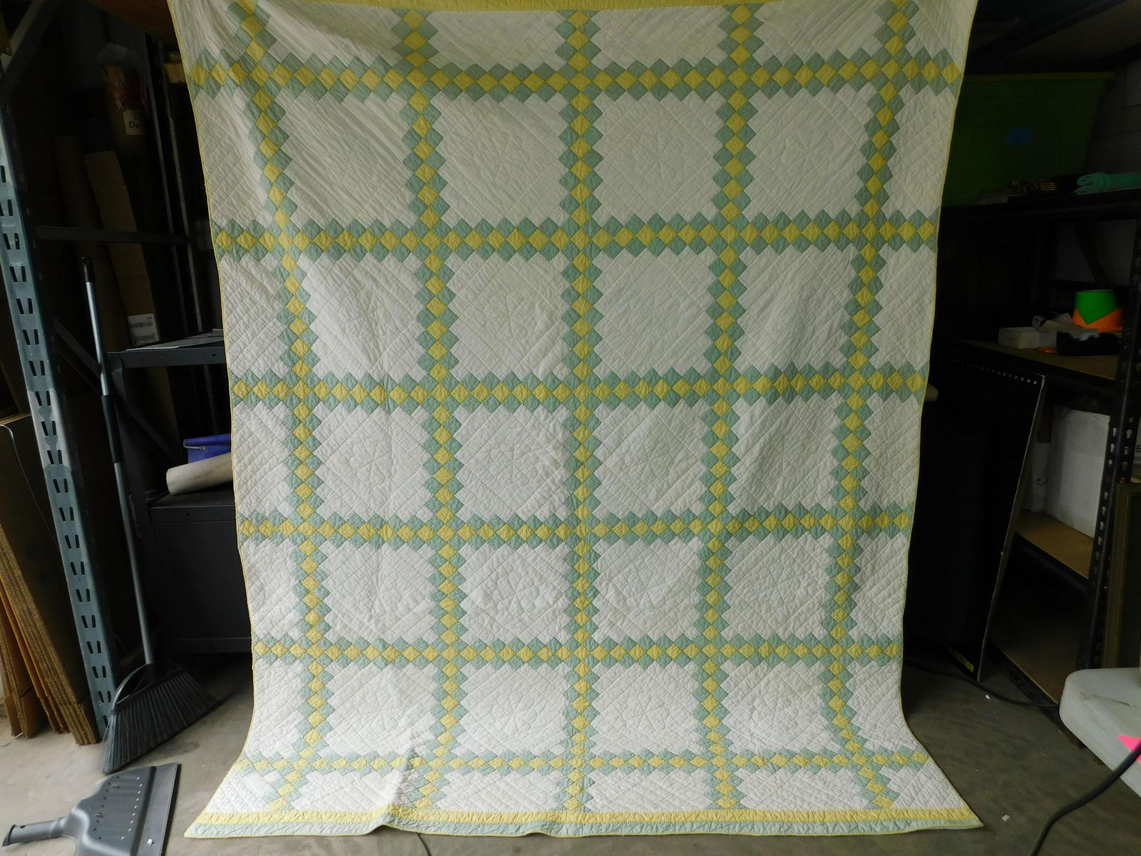 Vintage 1930's Quilt with Double Irish Chain (1 of 5)