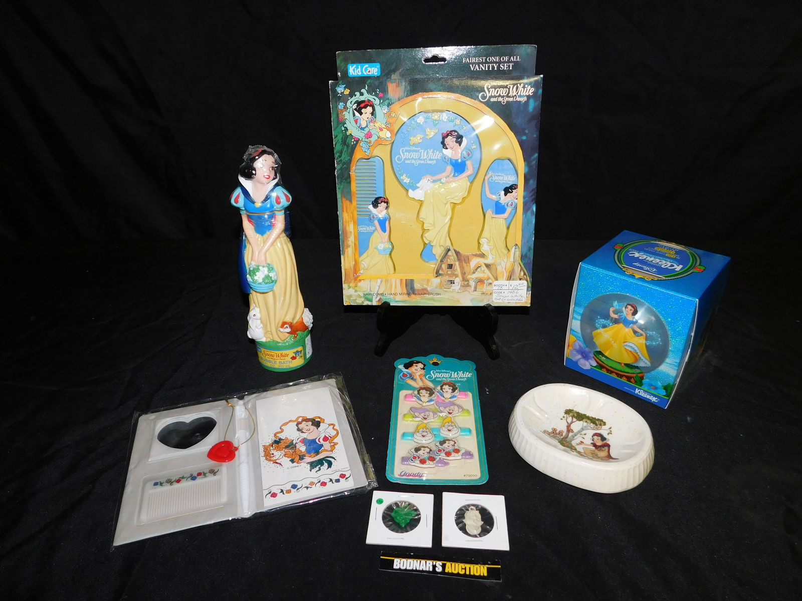 Group Lot of Snow White Items including Vanity Set,: Group Lot of Snow White Items including Snow White Bubble Bath - Sealed, Snow White Kleenex, Snow White Soap Dish, Snow White Memo Organizer, Snow White Barrettes - Sealed in Package, 2 Snow White Cra
