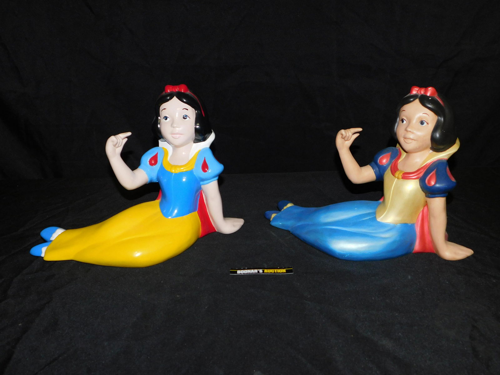 Lot of 2 Snow White Garden Statues (1 of 5)