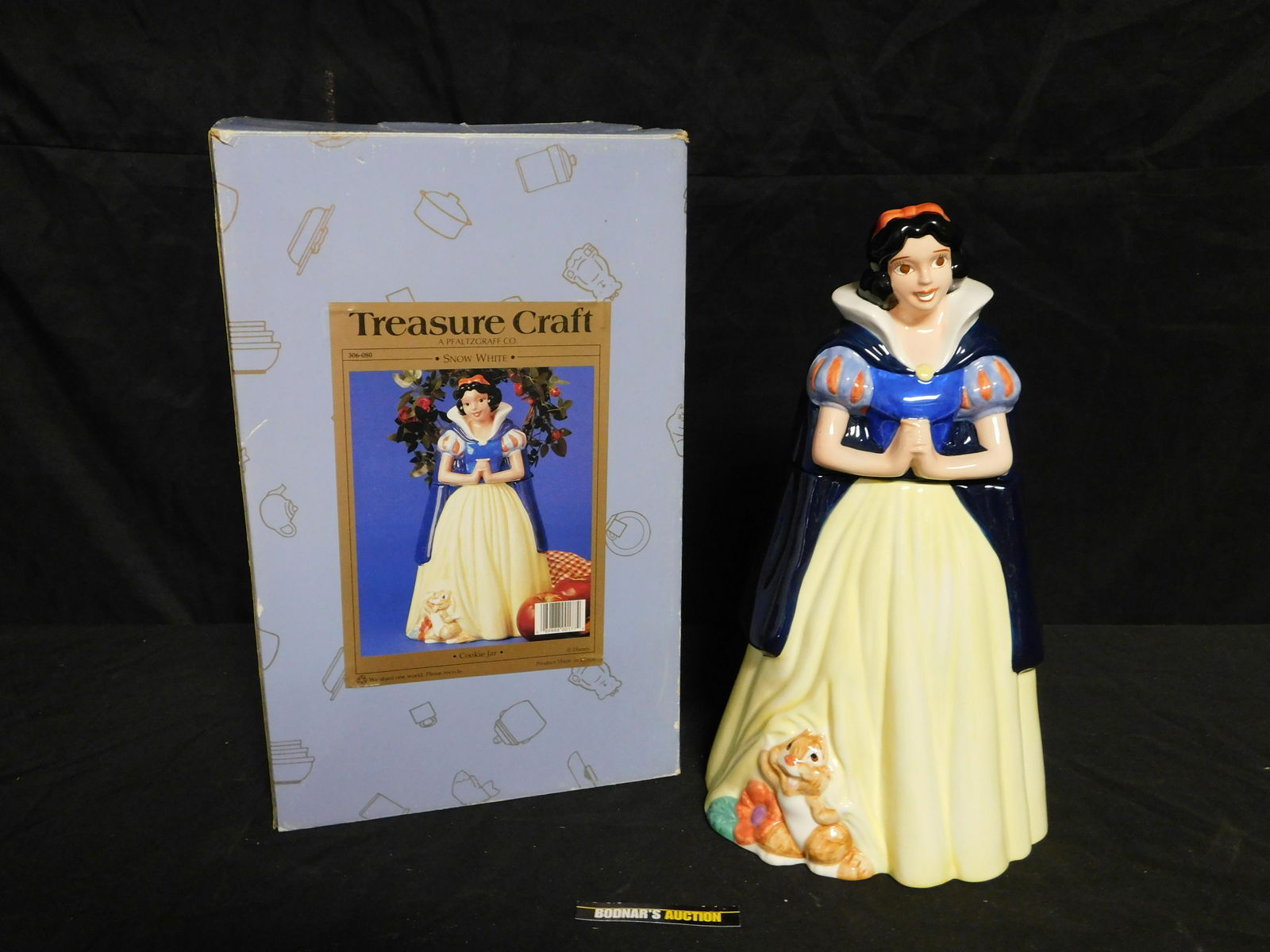 Snow White Treasure Craft Cookie Jar (1 of 11)