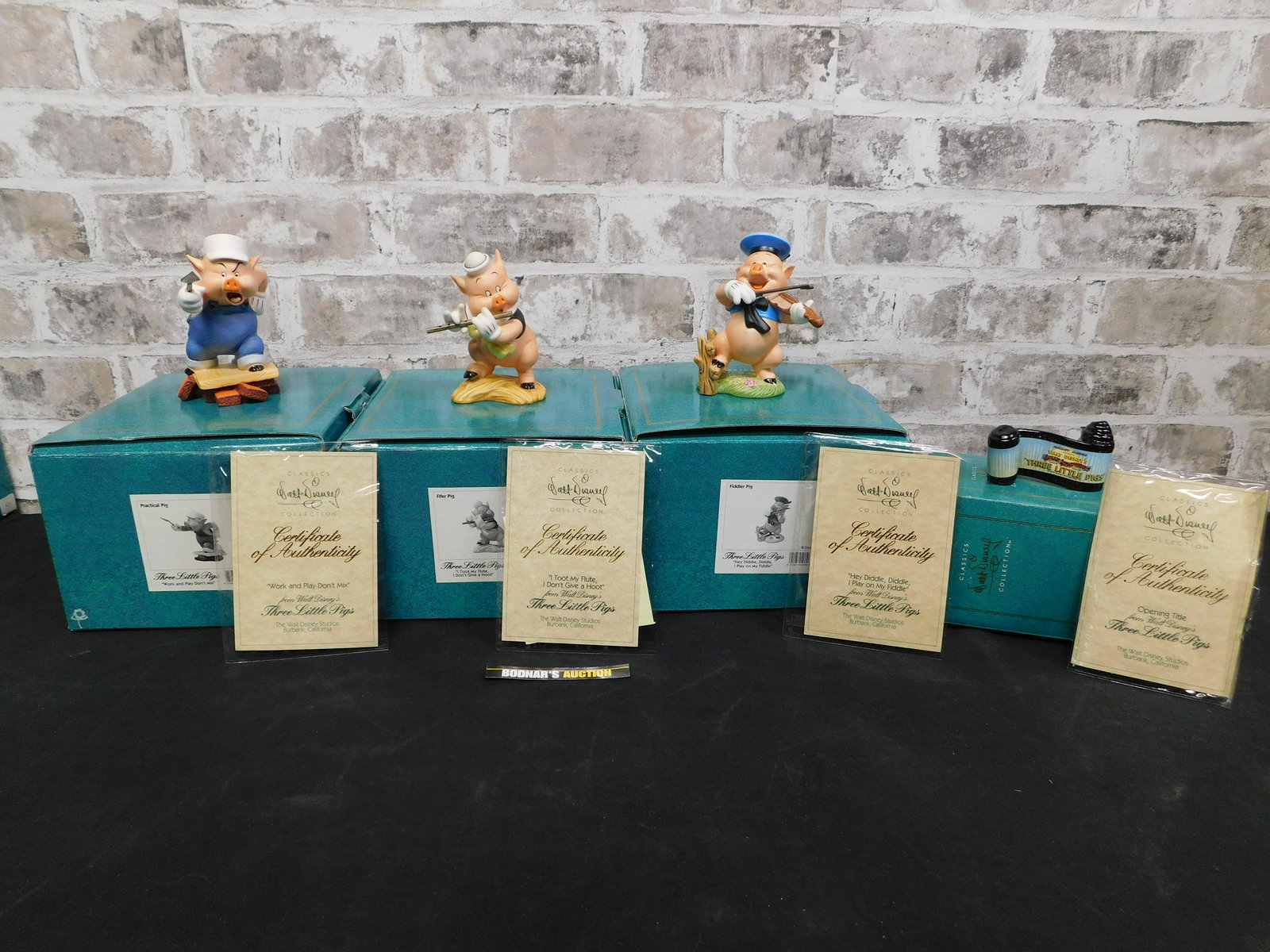 WDCC Three Little Pigs Figurine Lot of 4 (1 of 9)