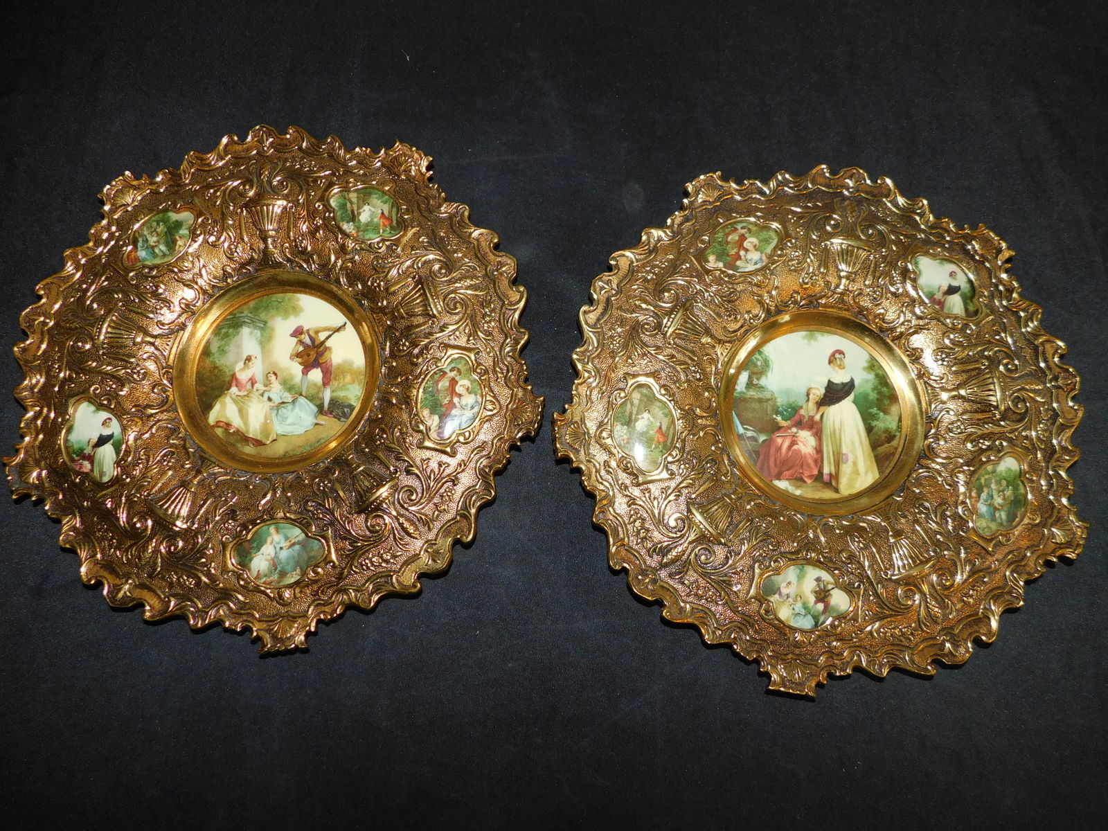 Lot of 2 Decorative Wall Plaques (1 of 3)
