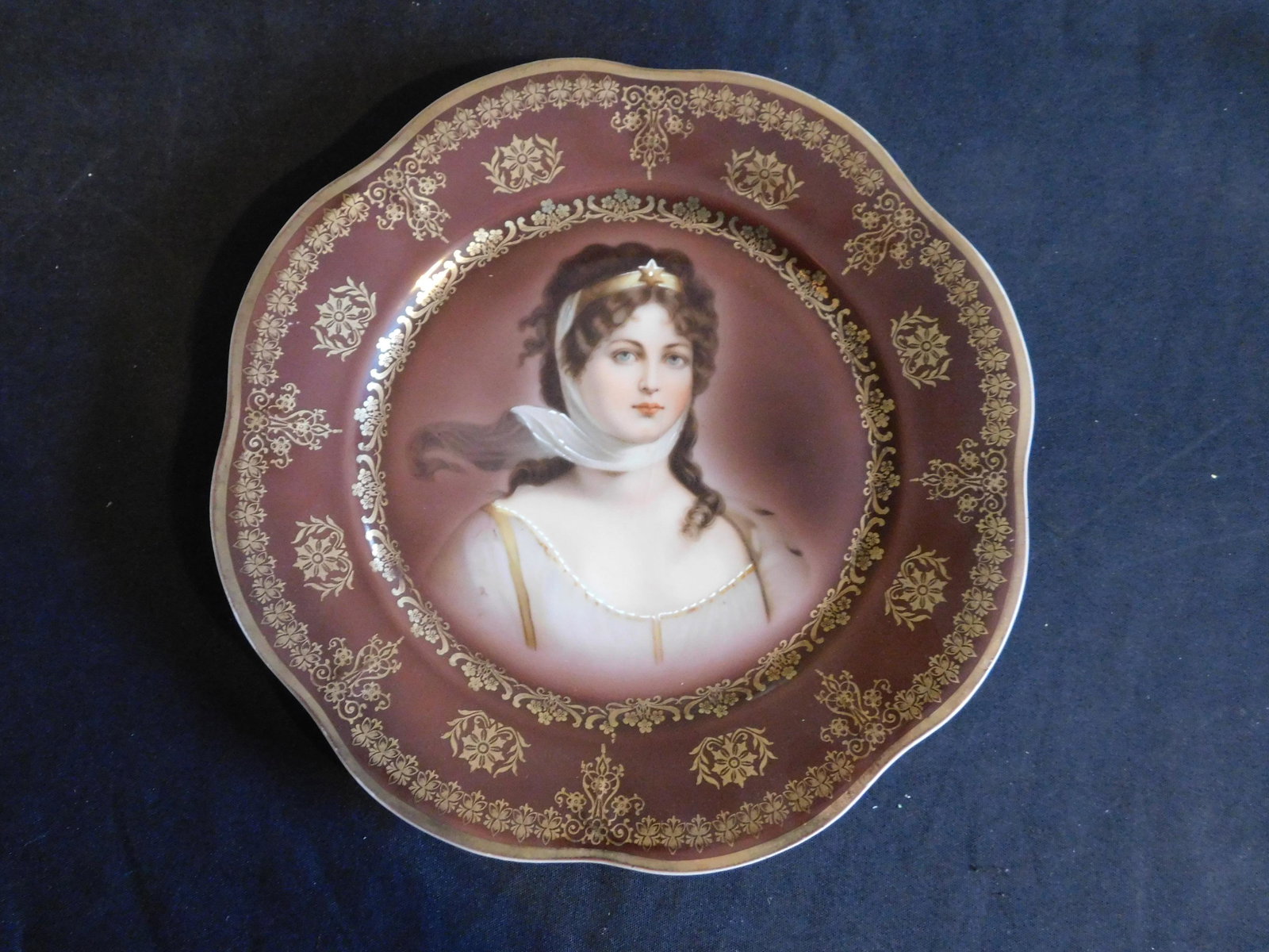 Royal Vienna Mignon Bavaria Portrait Plate (1 of 3)