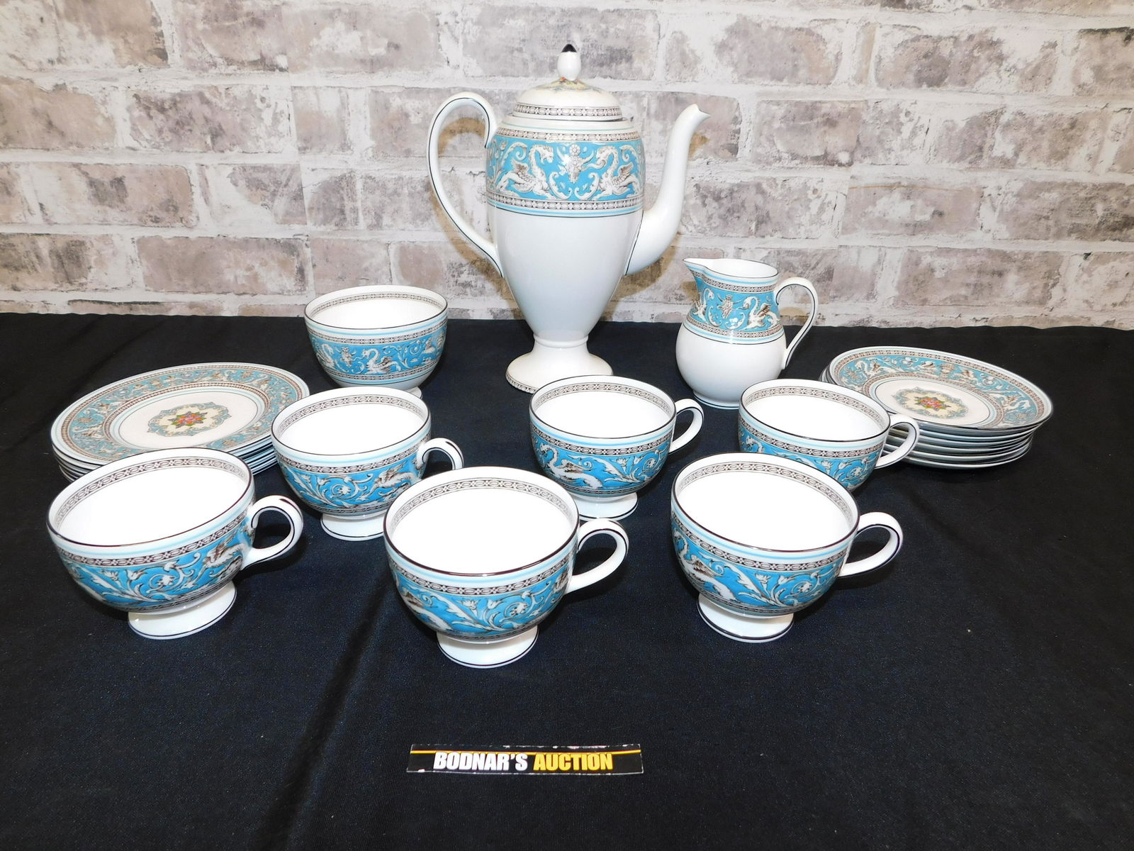 Wedgewood Service for 6 Dessert Set including a Coffee (1 of 5)