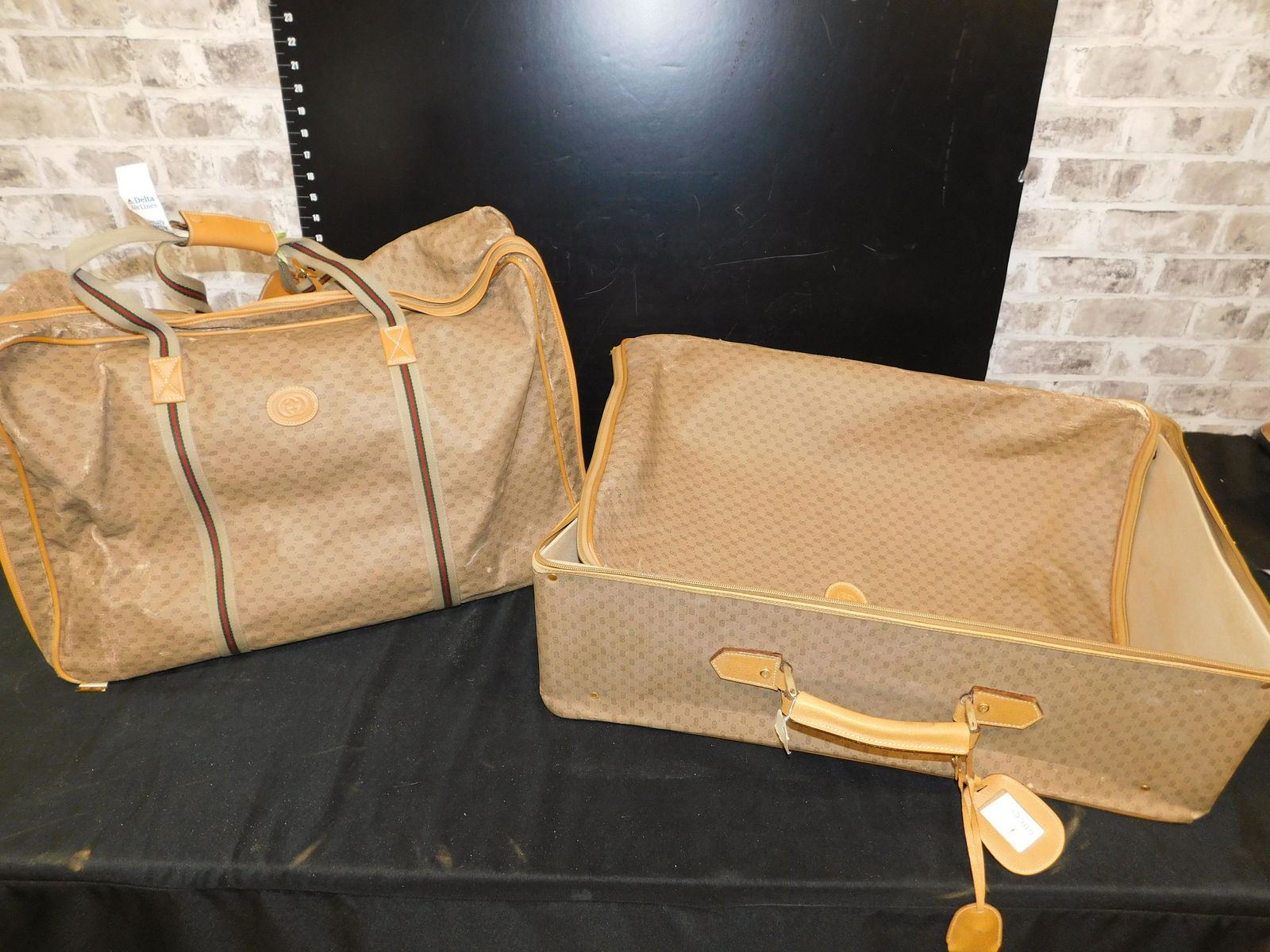 Lot of 2 Pieces of Gucci Luggage (1 of 8)