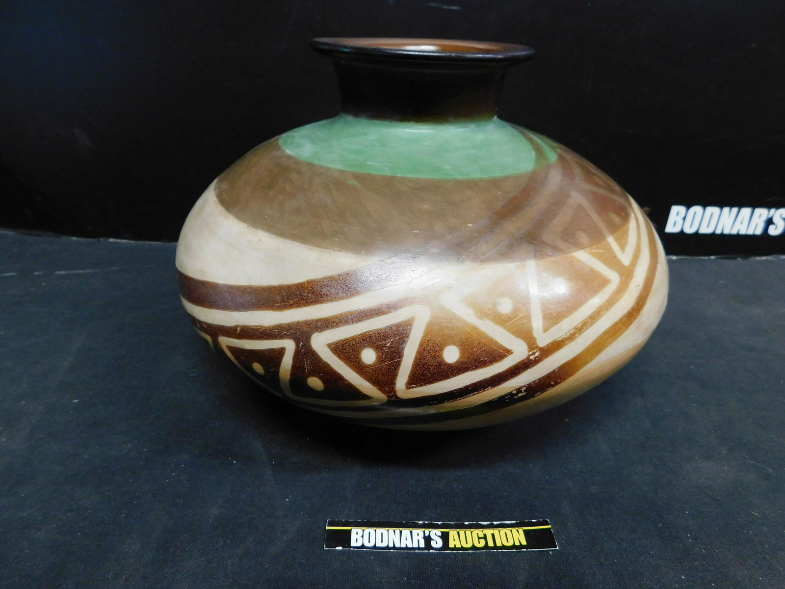 Peruvian Art Pottery Vase (1 of 6)