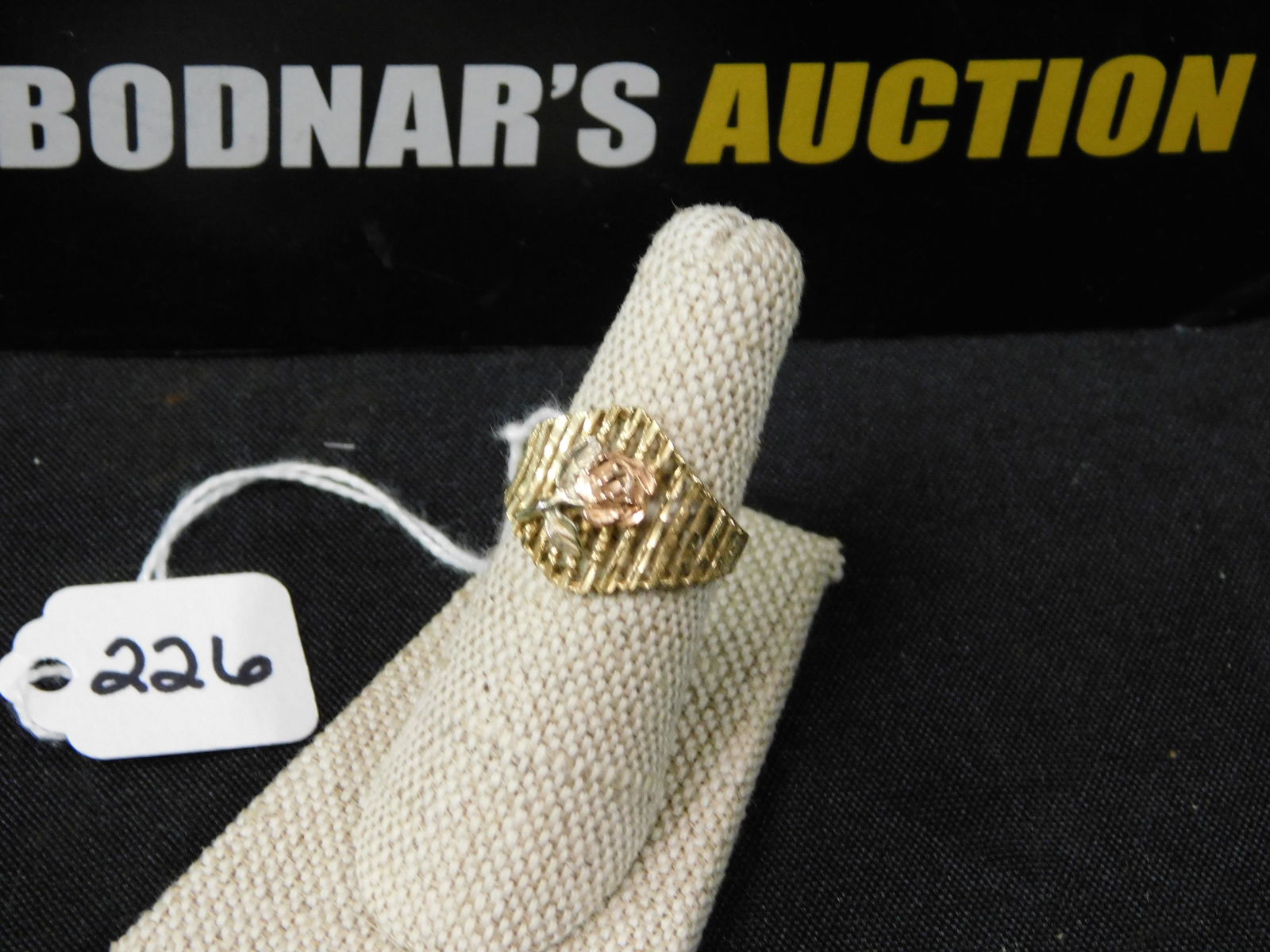 14K Women's Ring (1 of 4)