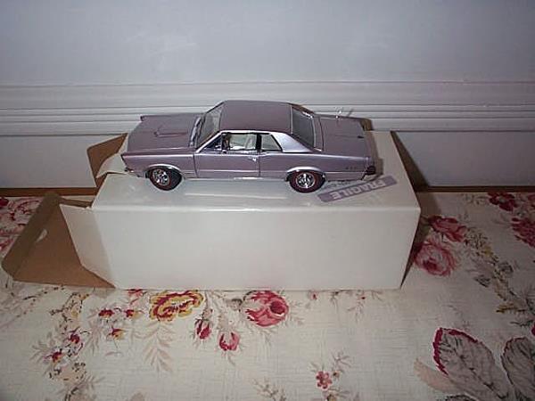 Danbury Mint 1965 Pontiac GTO, 1:24 scale, with COA,