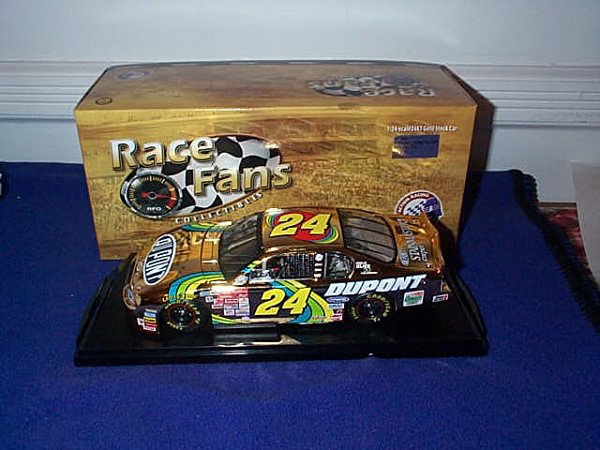 Voiture NASCAR 1:24 Jeff Gordon - 24KT Gold Stock Car - Neuf