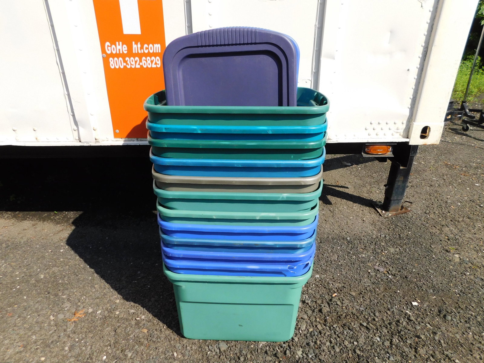 Lot of 12 Sterilite Tubs/Storage Bins: Lot of 12 Sterilite Tubs/Storage Bins. These tubs are in used condition. Some cracking - but still in good condition. They measure 16" x 16" x23" . All items must be paid for within 24 hours of the sa