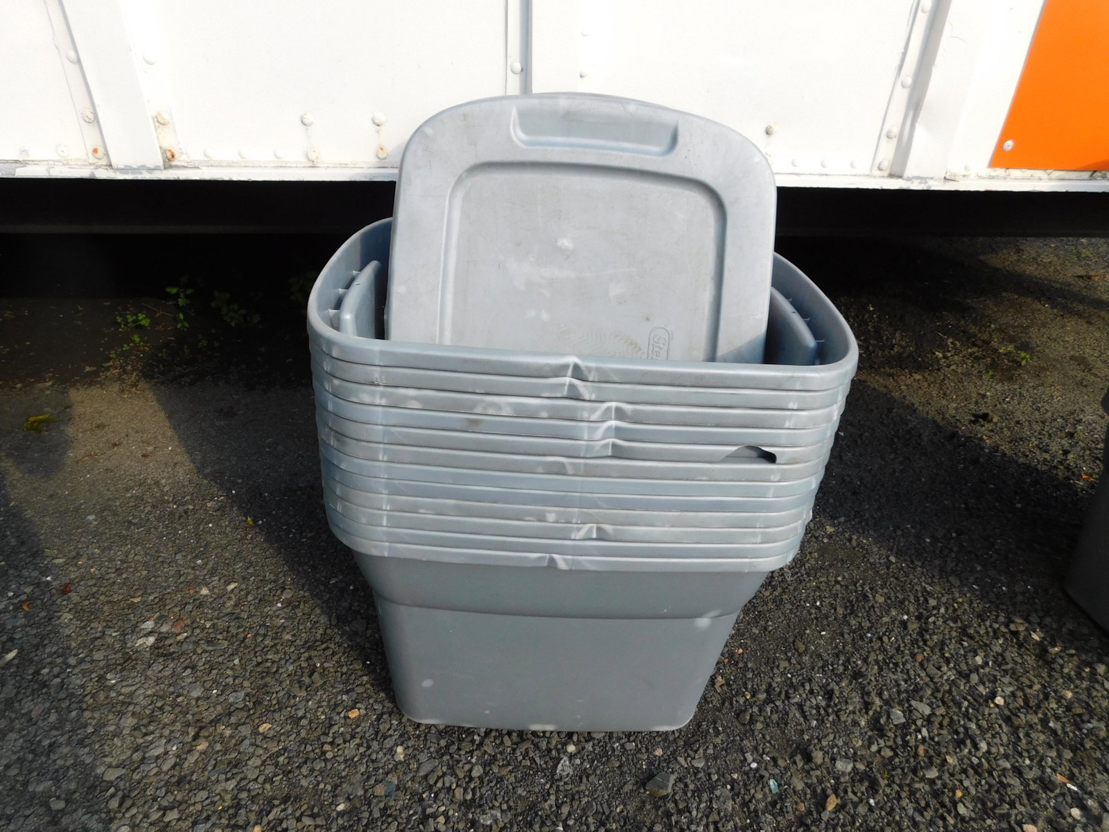 Lot of 12 Sterilite Tubs/Storage Bins: Lot of 12 Sterilite Tubs/Storage Bins. These tubs are in used condition. Some cracking, chips - but still in good condition. They measure 16" x 17" x23" . All items must be paid for within 24 hours of